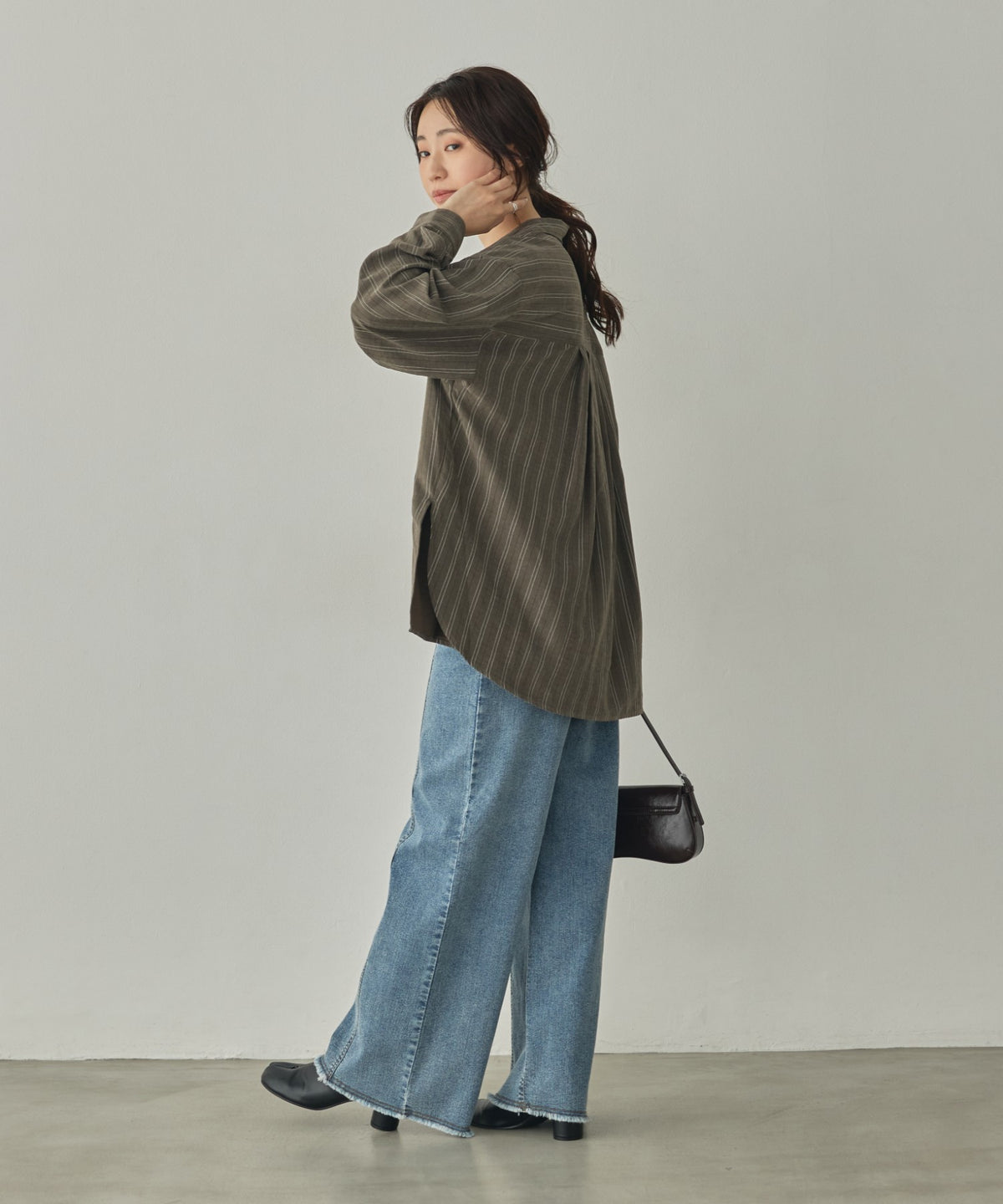 VINTAGE-STYLE PRINTED GATHERED SHIRT