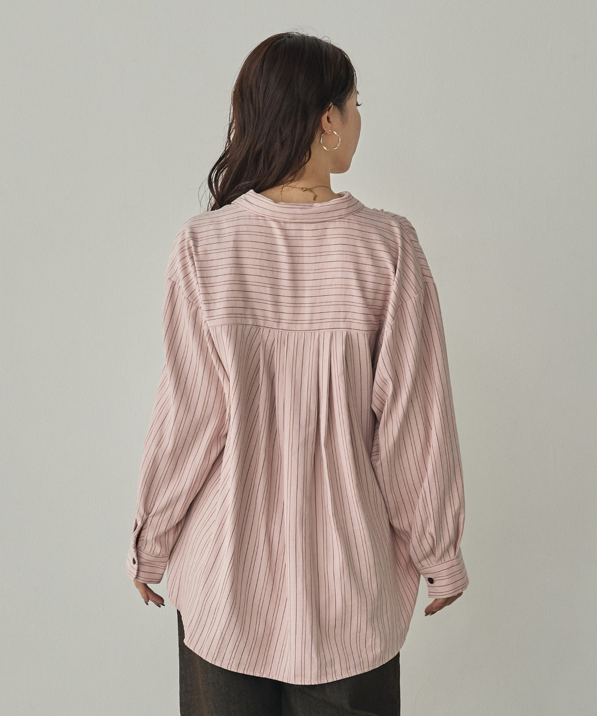 VINTAGE-STYLE PRINTED GATHERED SHIRT