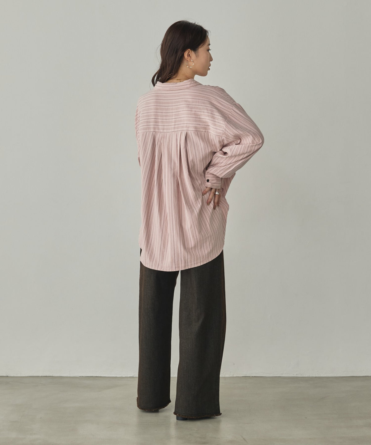 VINTAGE-STYLE PRINTED GATHERED SHIRT