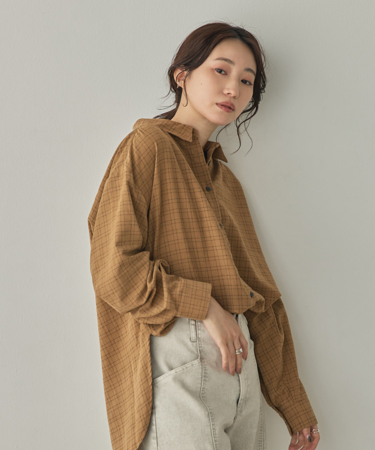 VINTAGE-STYLE PRINTED GATHERED SHIRT