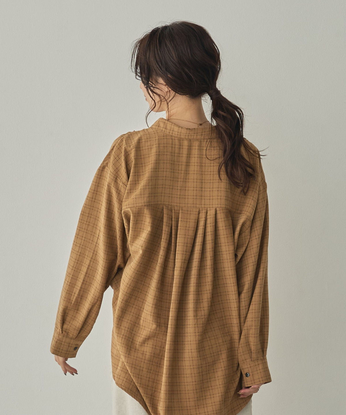 VINTAGE-STYLE PRINTED GATHERED SHIRT