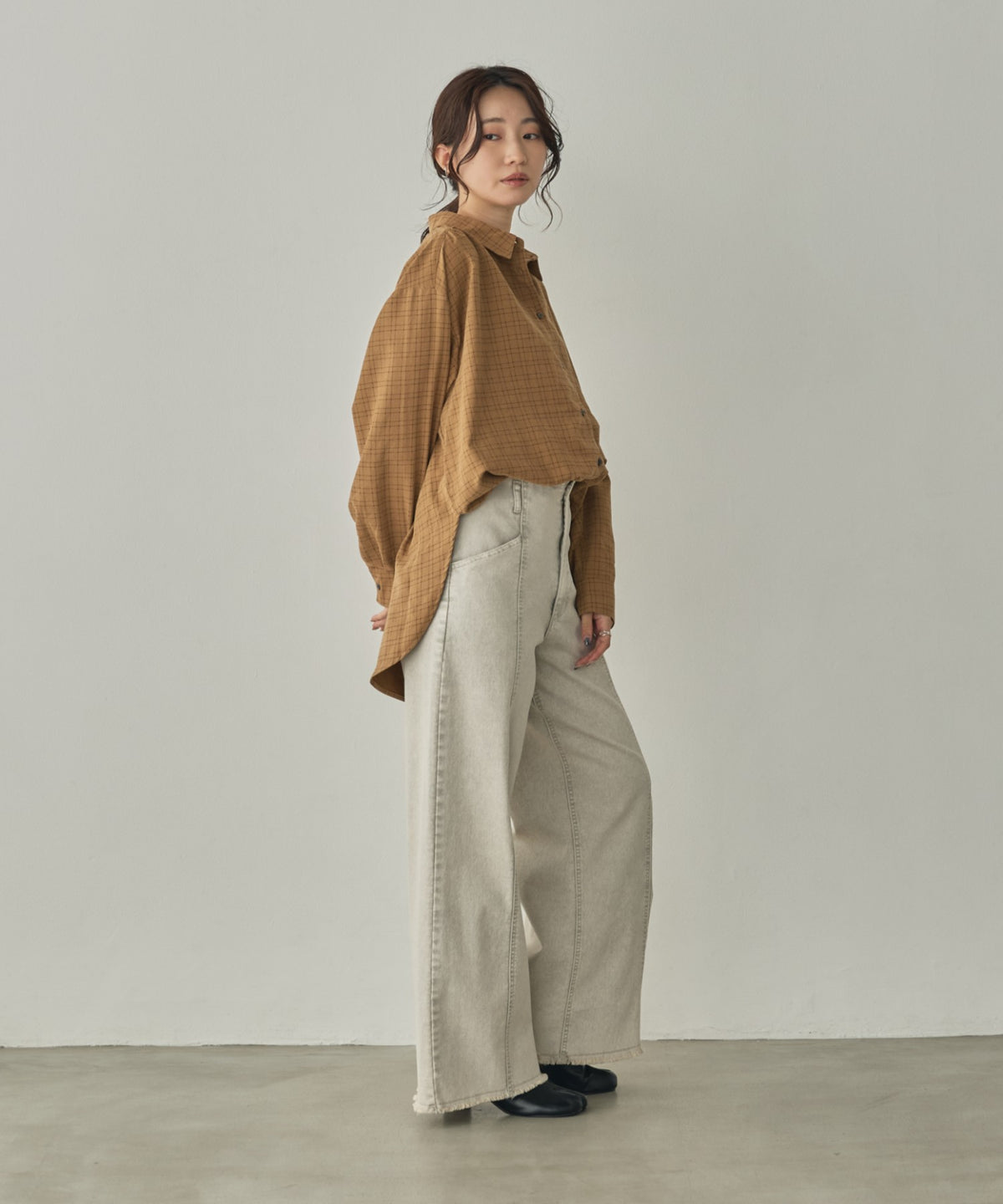 VINTAGE-STYLE PRINTED GATHERED SHIRT