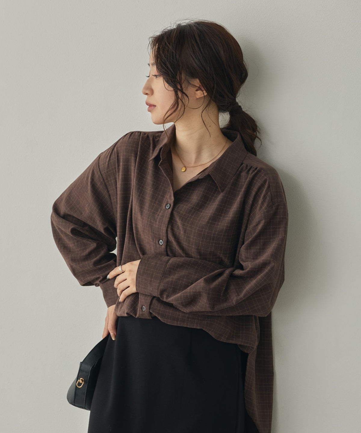 VINTAGE-STYLE PRINTED GATHERED SHIRT