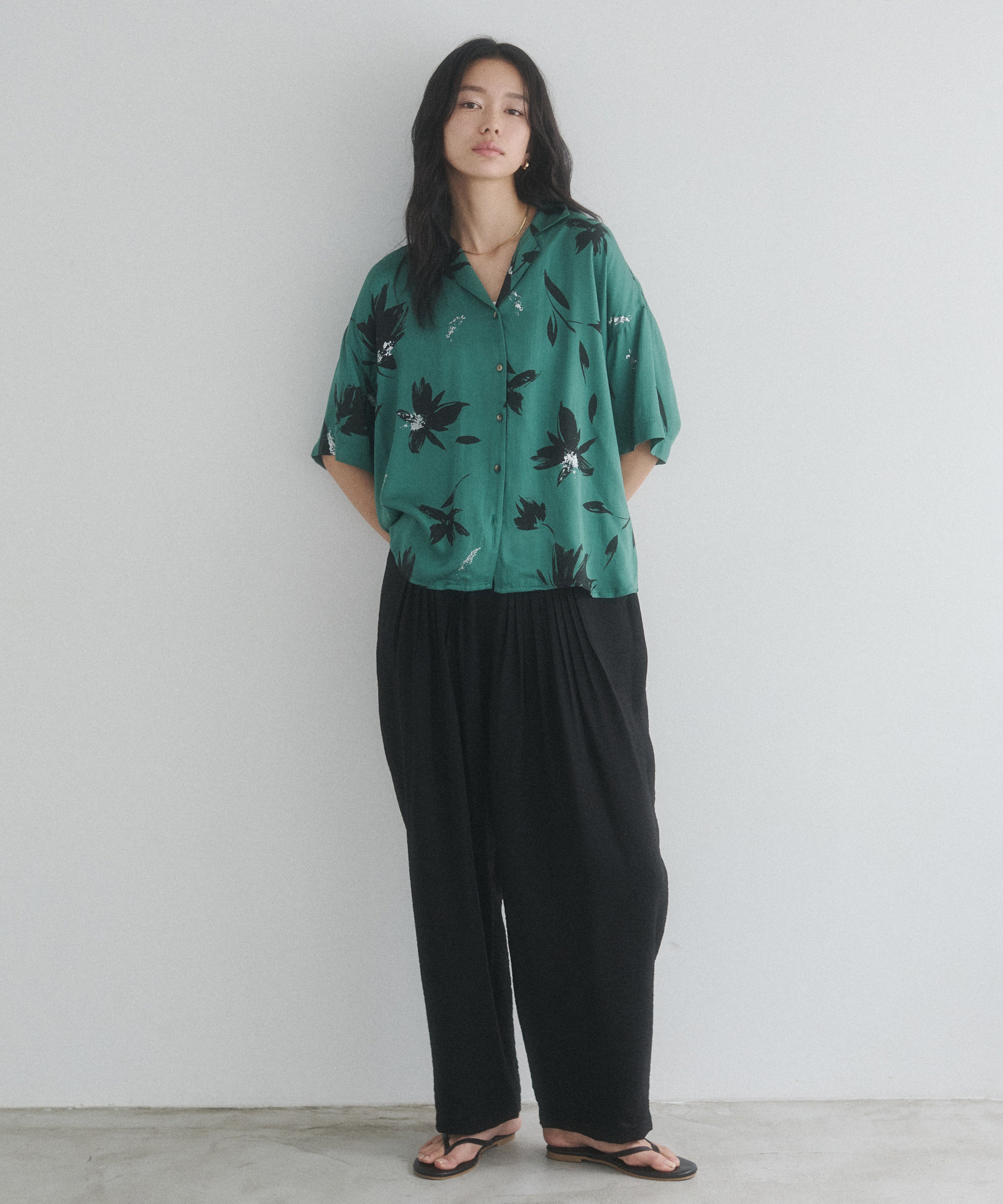 model : H170 着用サイズ : FREE