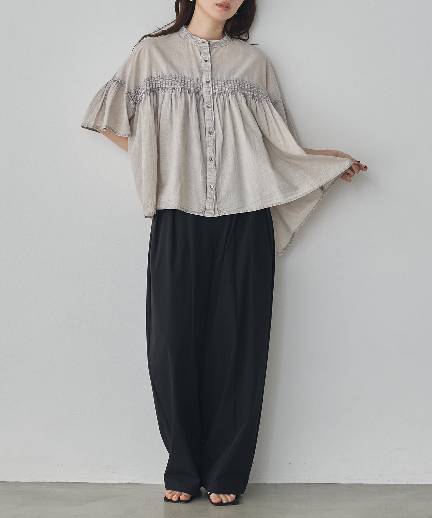 PINTUCK CHEMICAL WASH BLOUSE