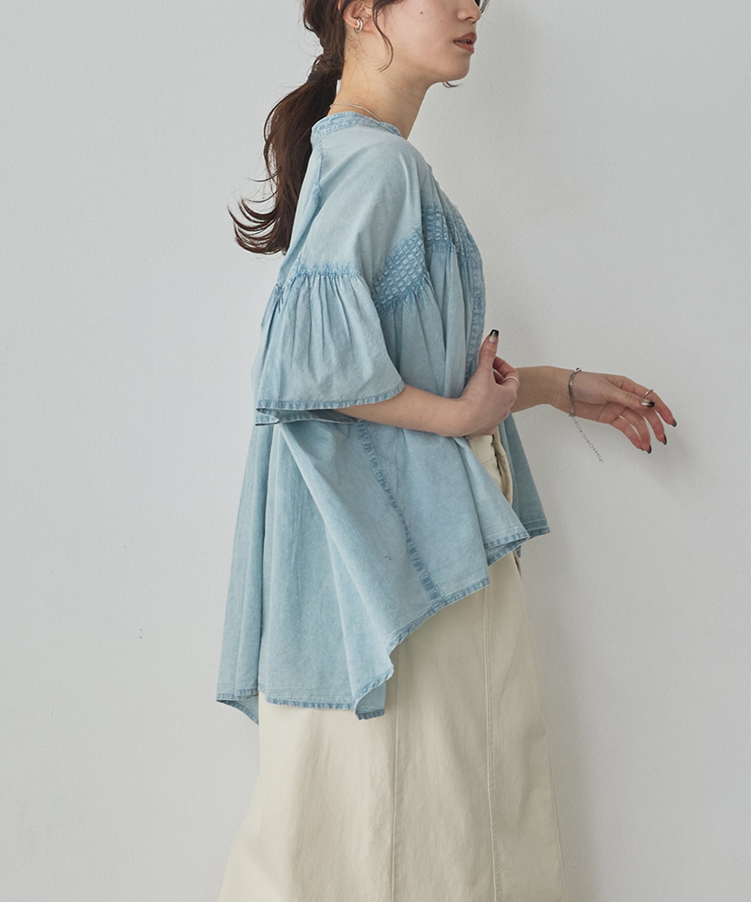 PINTUCK CHEMICAL WASH BLOUSE