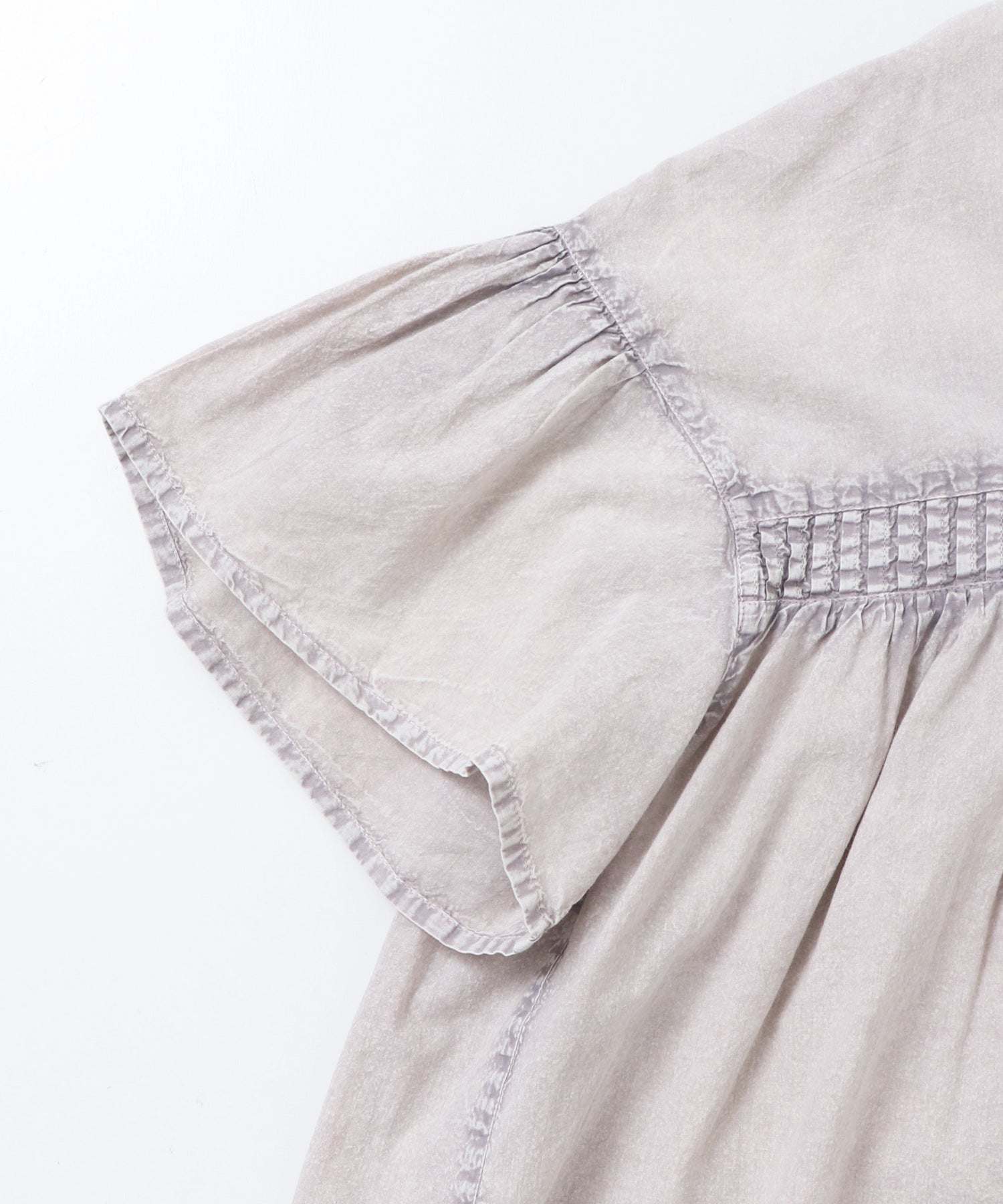 PINTUCK CHEMICAL WASH BLOUSE