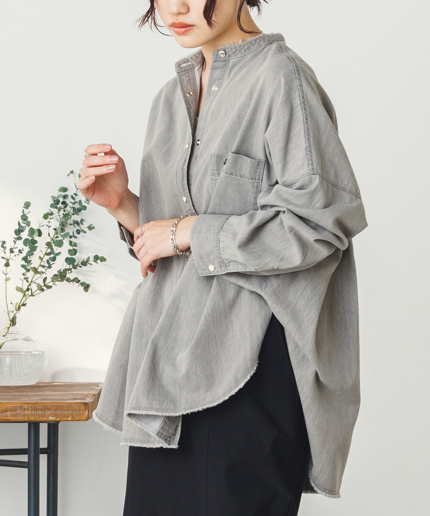 【WEB限定/別注】 バンドカラー オーバーサイズ デニムシャツ