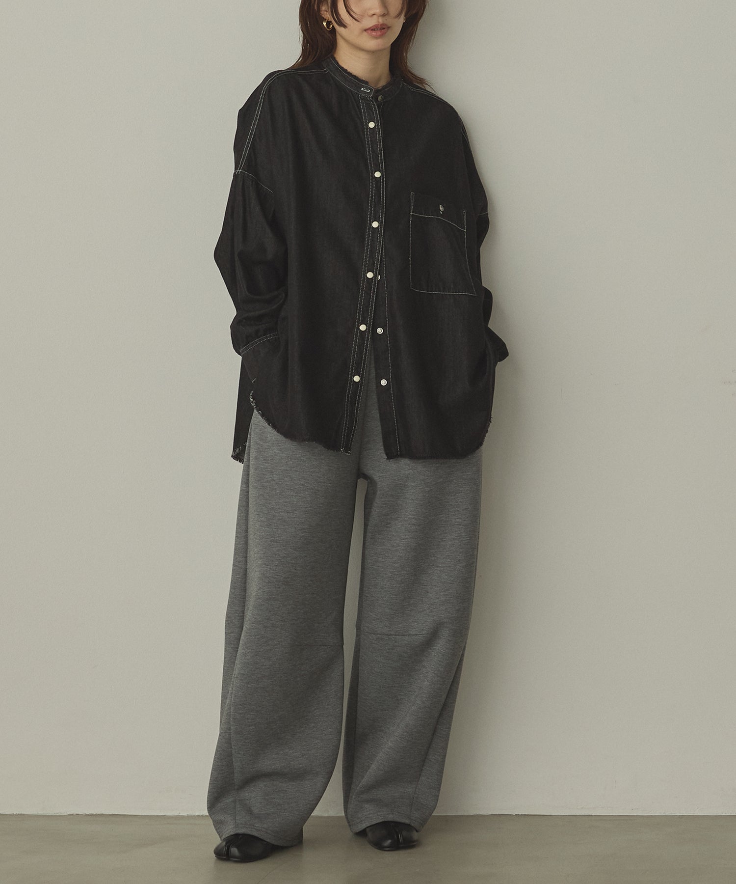 【WEB限定/別注】 バンドカラー オーバーサイズ デニムシャツ