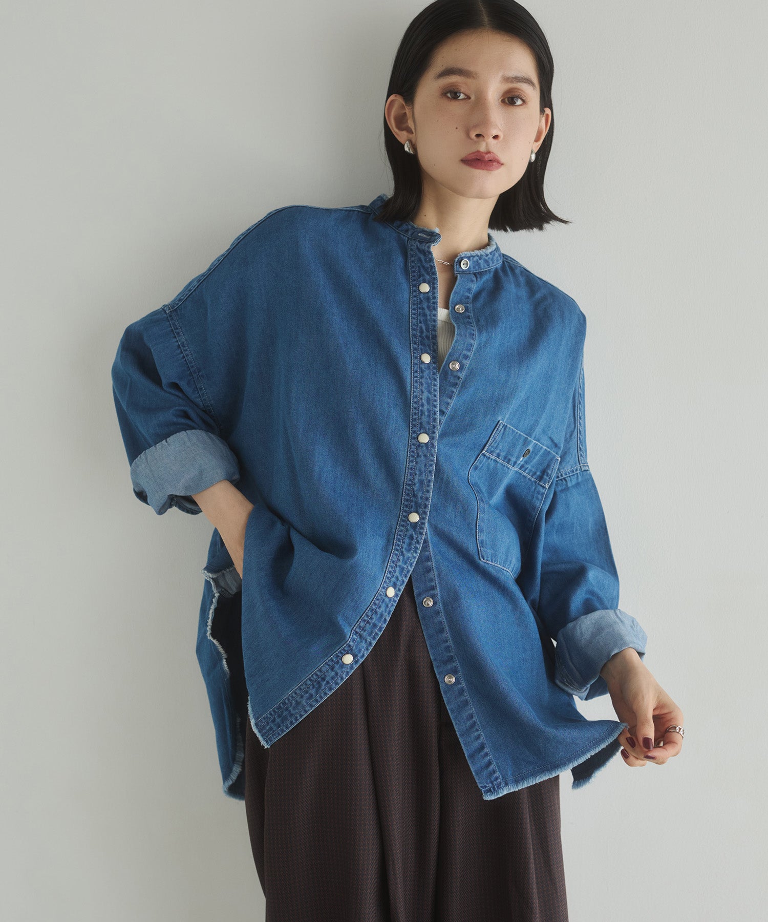 【WEB限定/別注】 バンドカラー オーバーサイズ デニムシャツ