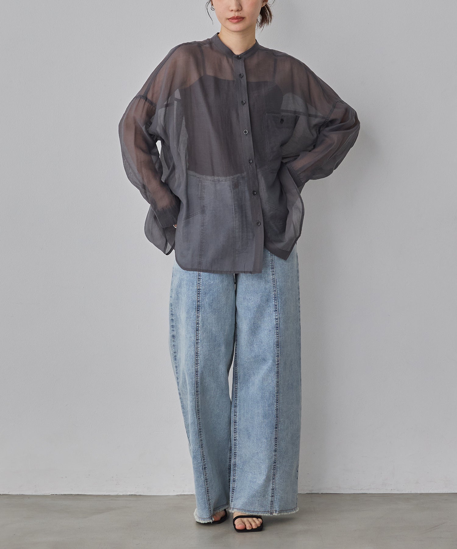 《一部予約》【WEB限定/別注】バンドカラー シアーシャツ