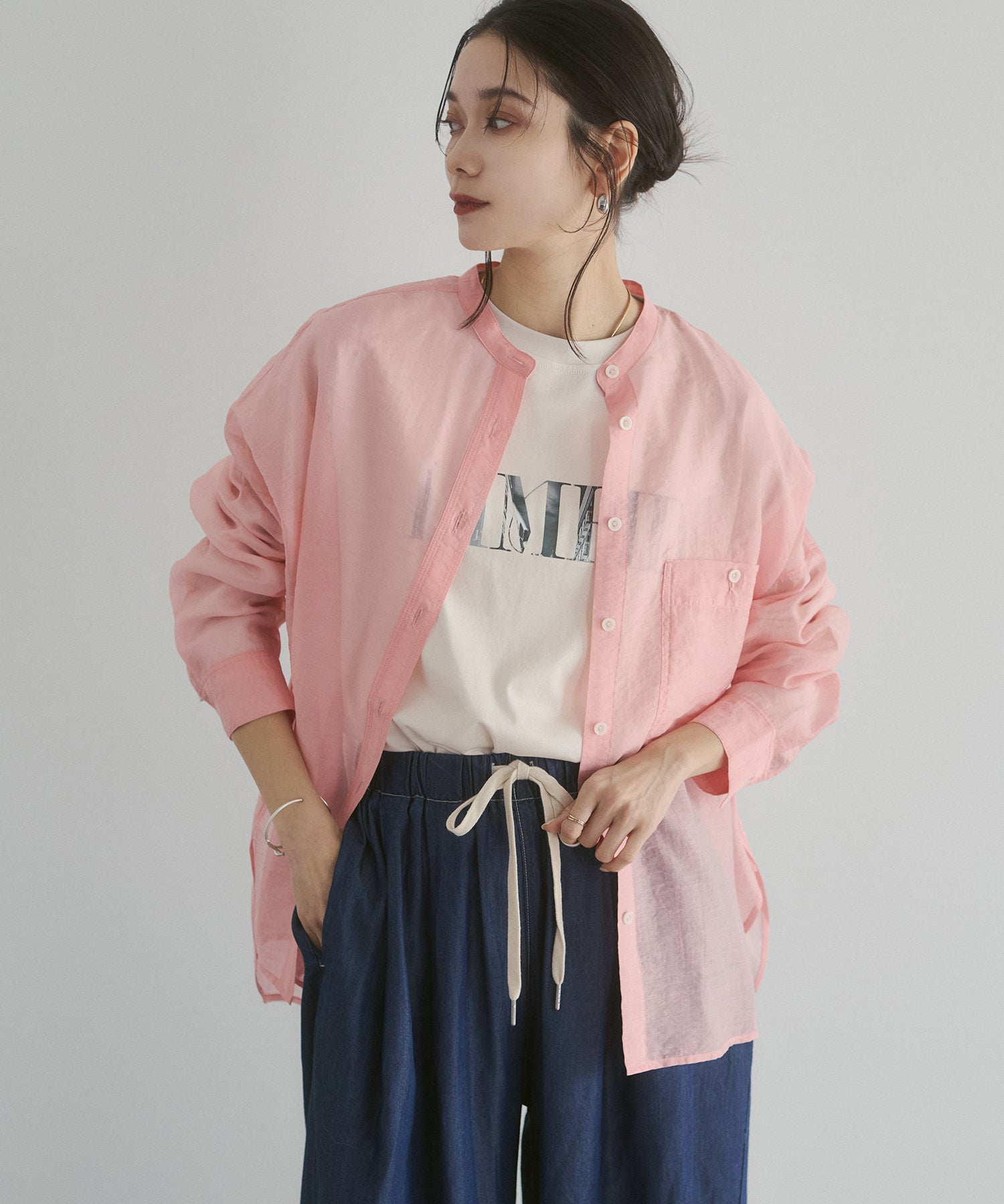 《一部予約》【WEB限定/別注】バンドカラー シアーシャツ