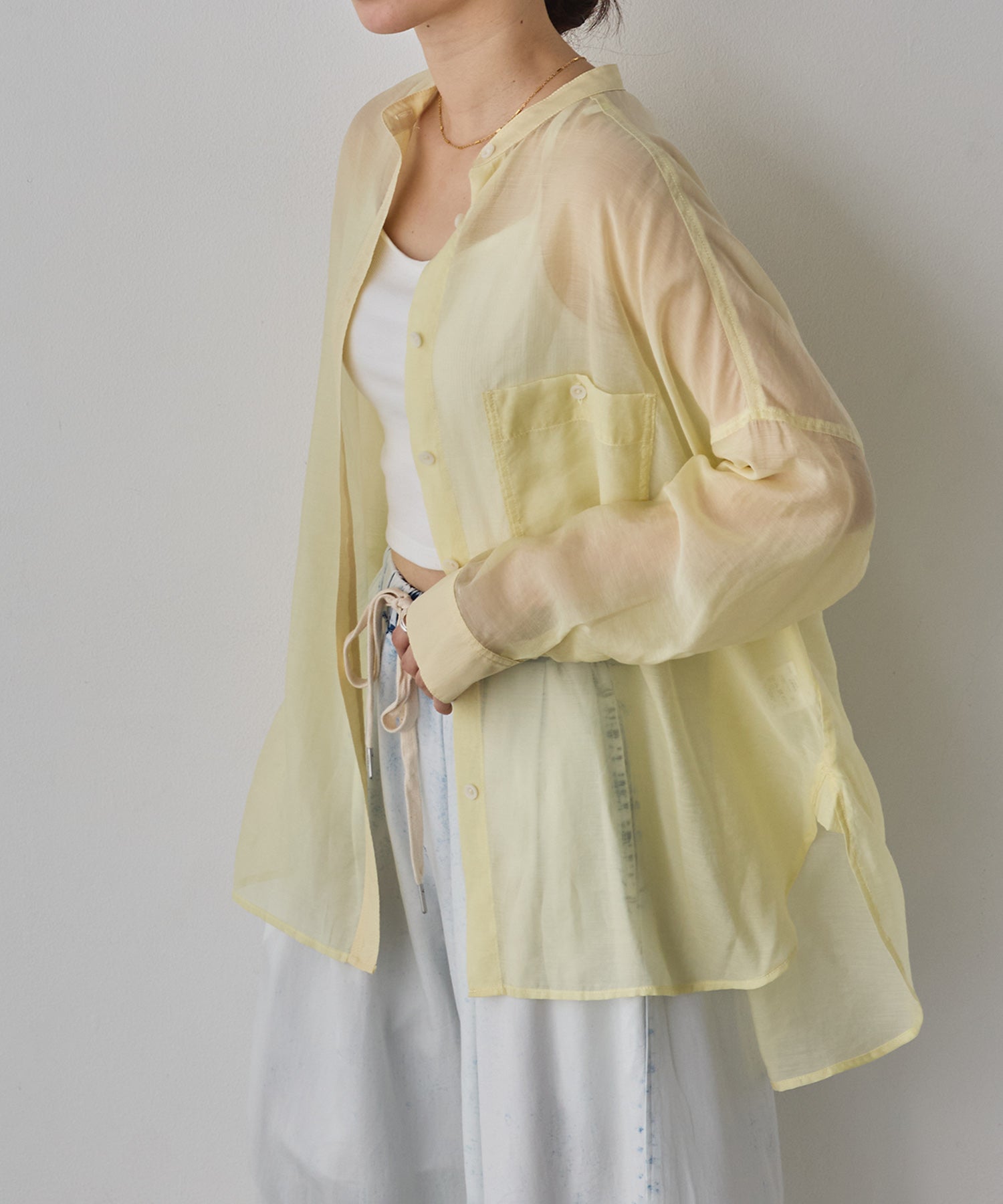 《一部予約》【WEB限定/別注】バンドカラー シアーシャツ