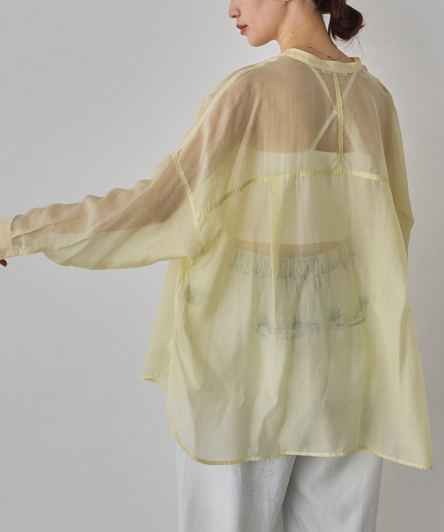 《一部予約》【WEB限定/別注】バンドカラー シアーシャツ