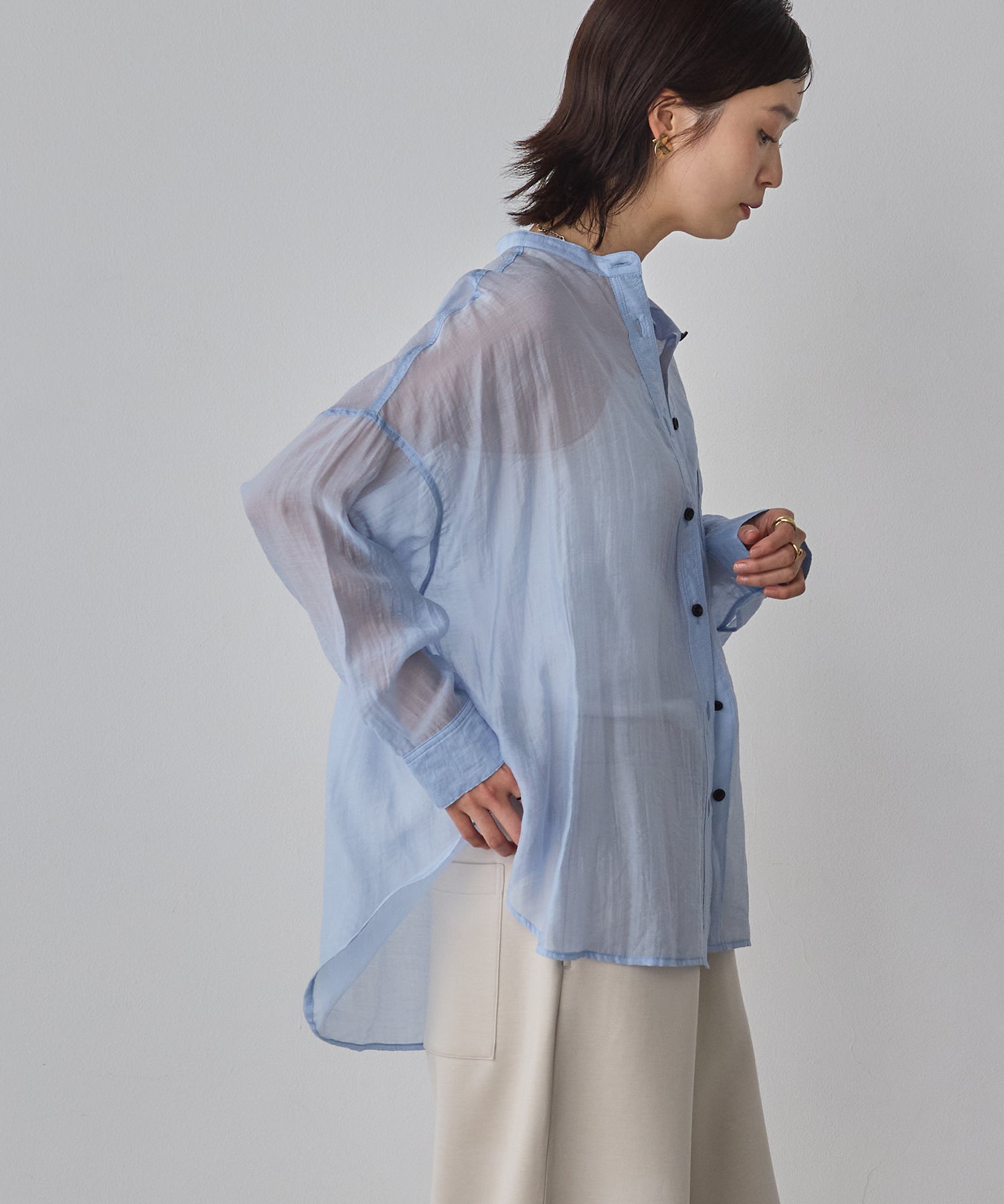 《一部予約》【WEB限定/別注】バンドカラー シアーシャツ