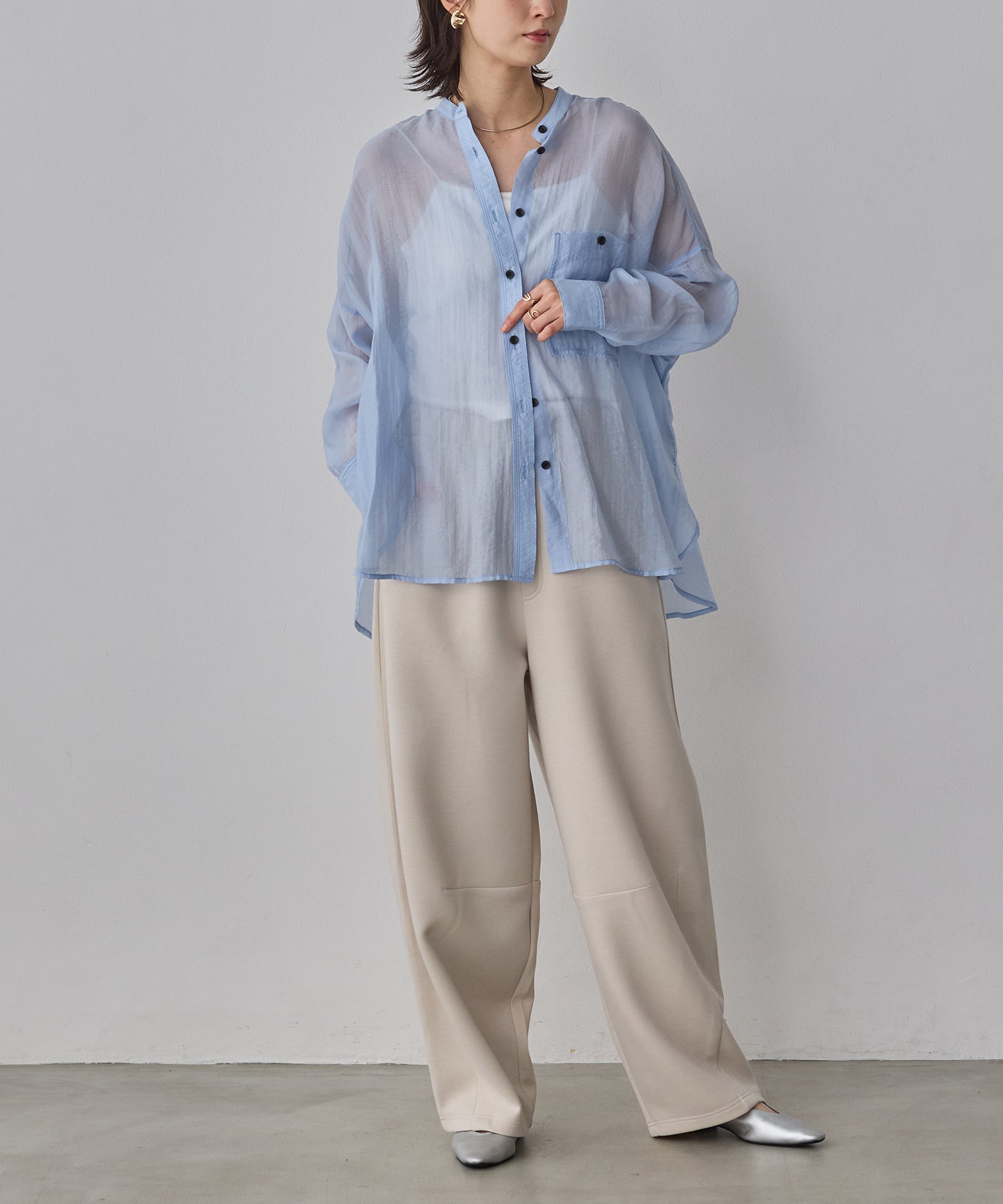 《一部予約》【WEB限定/別注】バンドカラー シアーシャツ