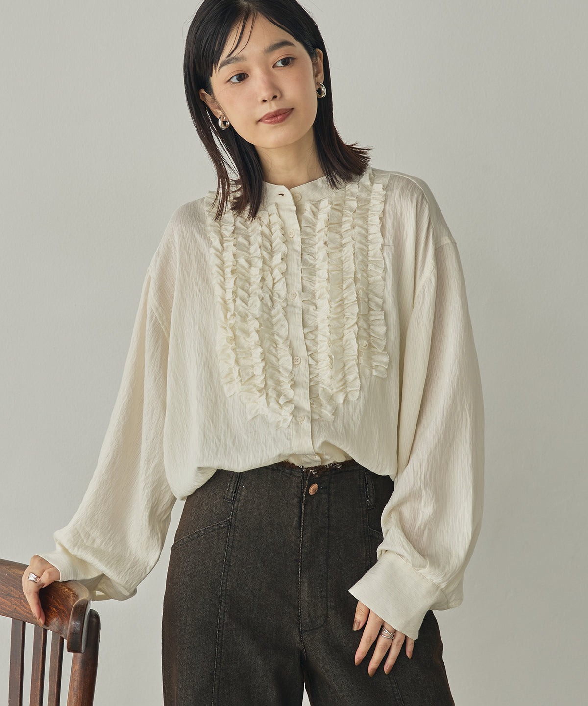 [LIMITED] SLUB-DENIM STRIPED RUFFLED SHIRT