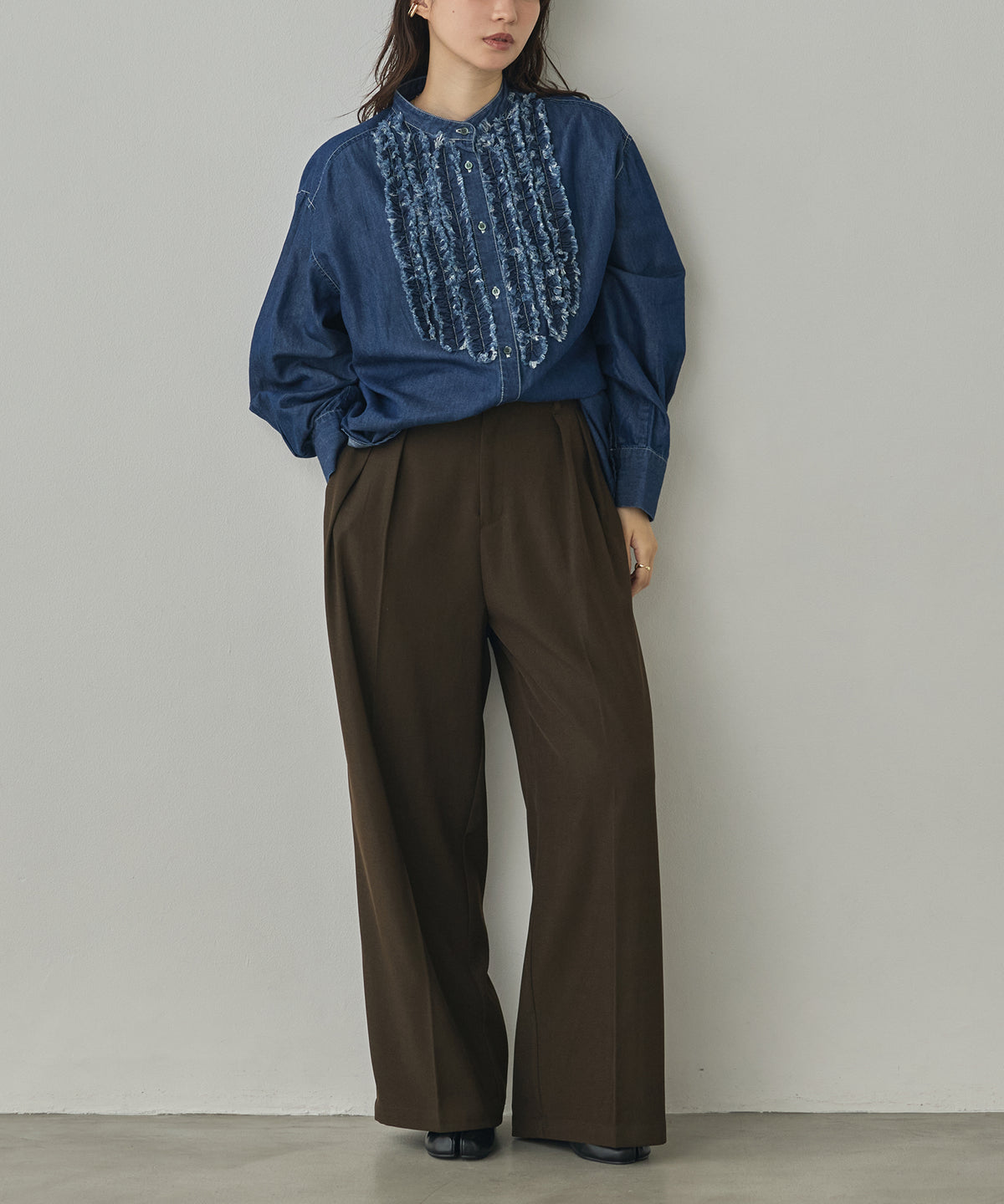 [LIMITED] SLUB-DENIM STRIPED RUFFLED SHIRT