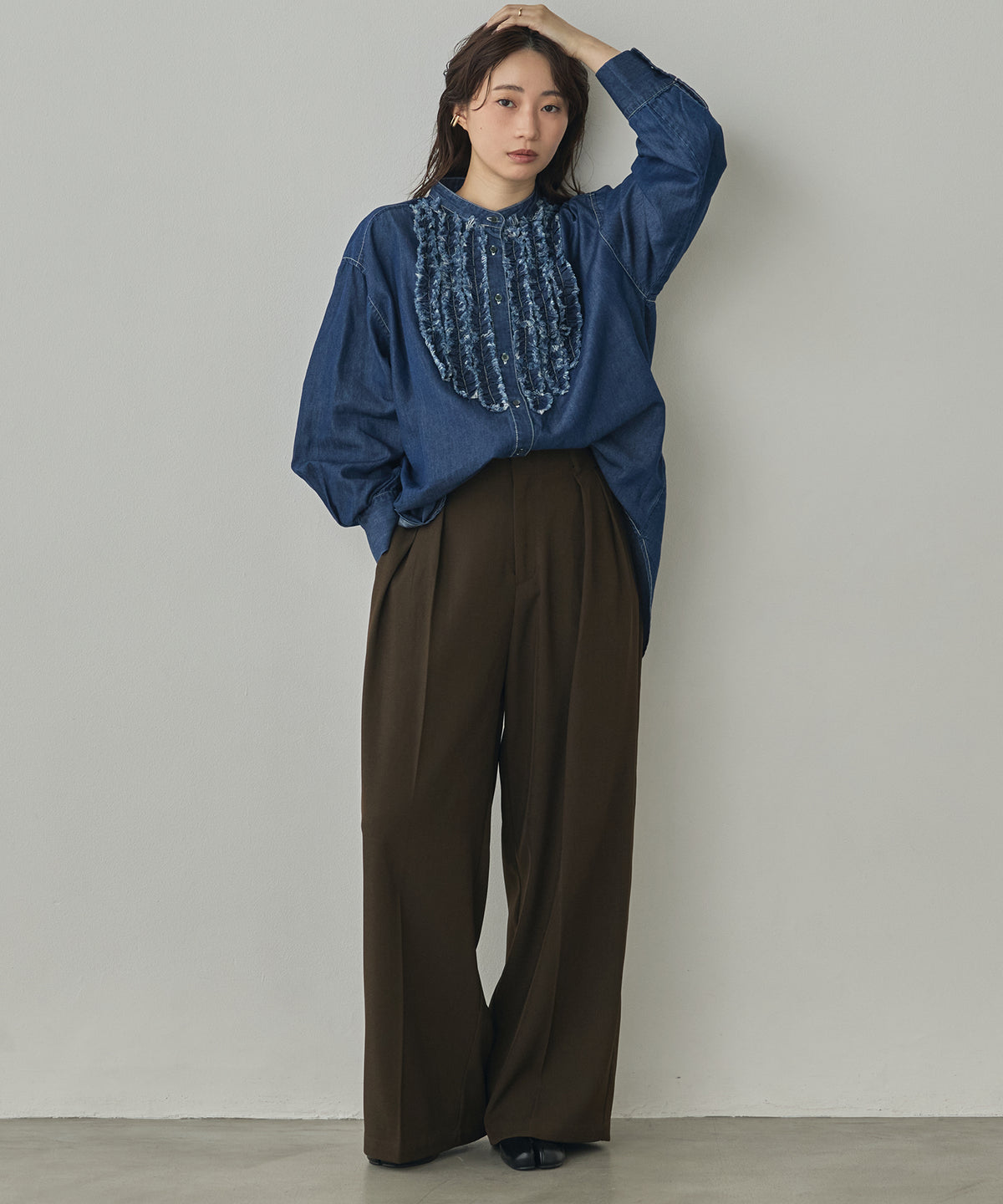 [LIMITED] SLUB-DENIM STRIPED RUFFLED SHIRT