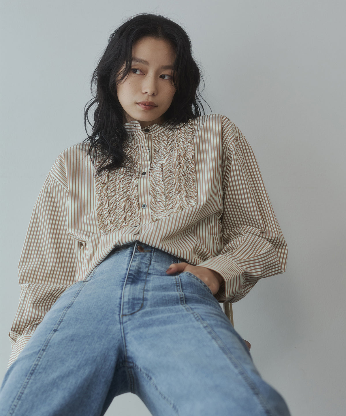 [LIMITED] SLUB-DENIM STRIPED RUFFLED SHIRT
