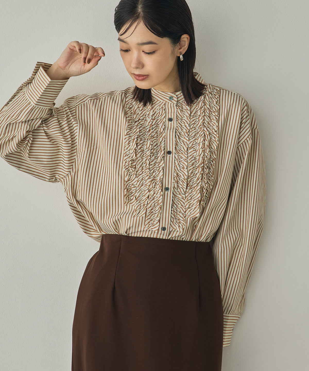 [LIMITED] SLUB-DENIM STRIPED RUFFLED SHIRT