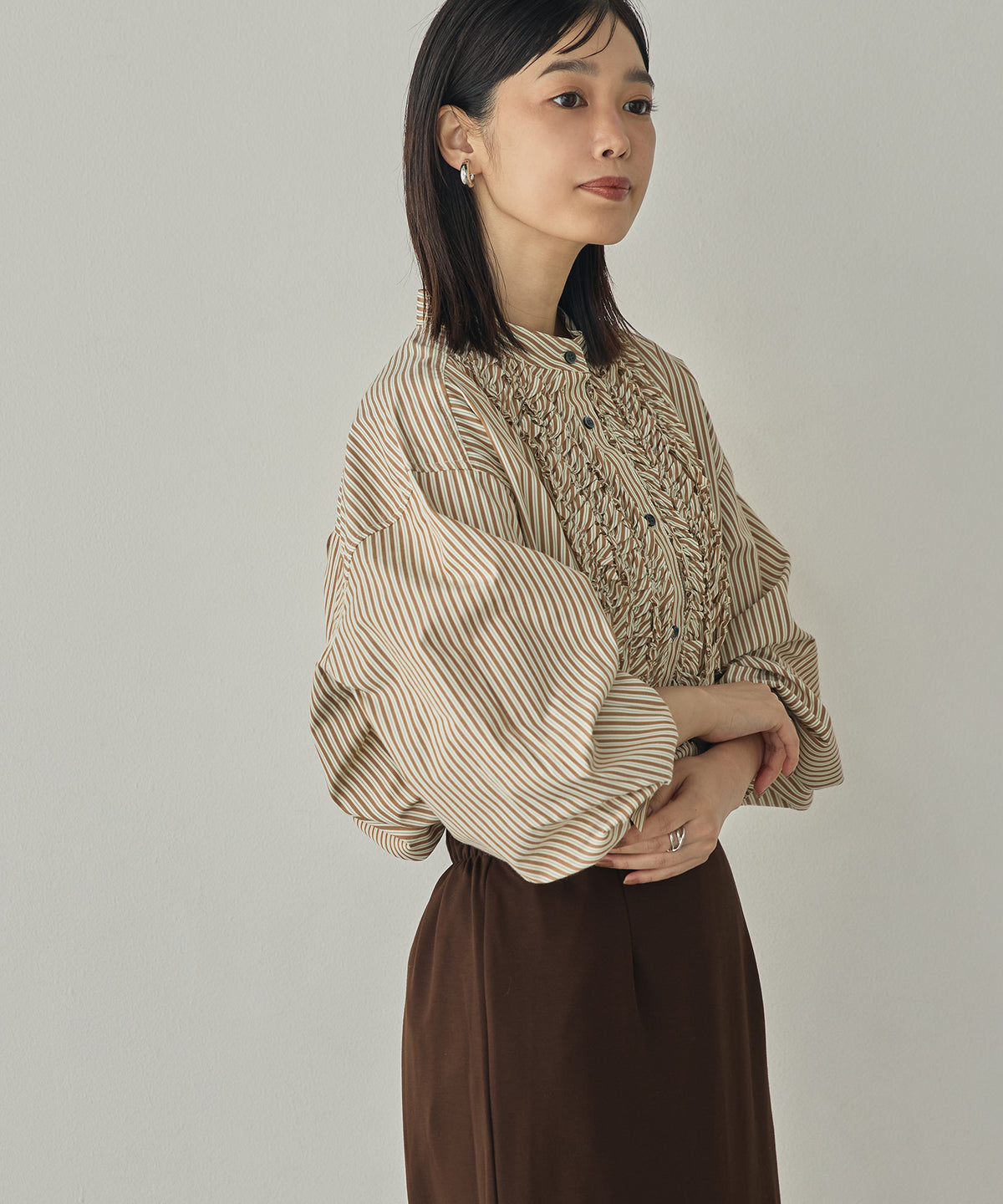 [LIMITED] SLUB-DENIM STRIPED RUFFLED SHIRT