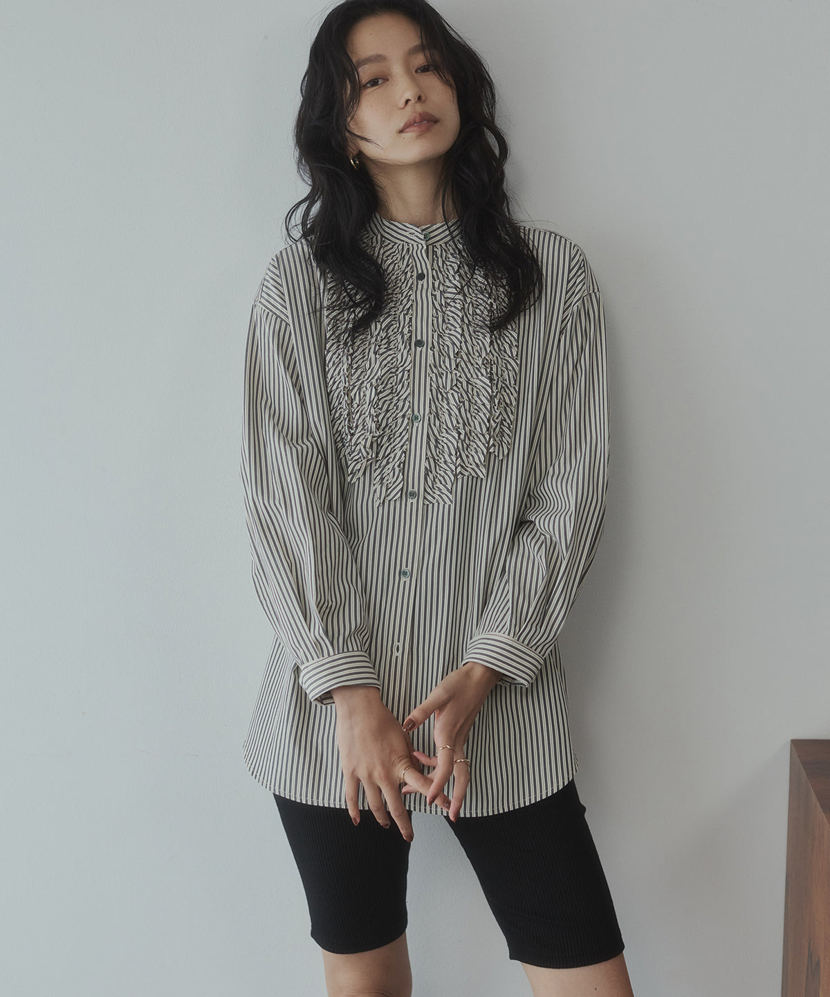 [LIMITED] SLUB-DENIM STRIPED RUFFLED SHIRT