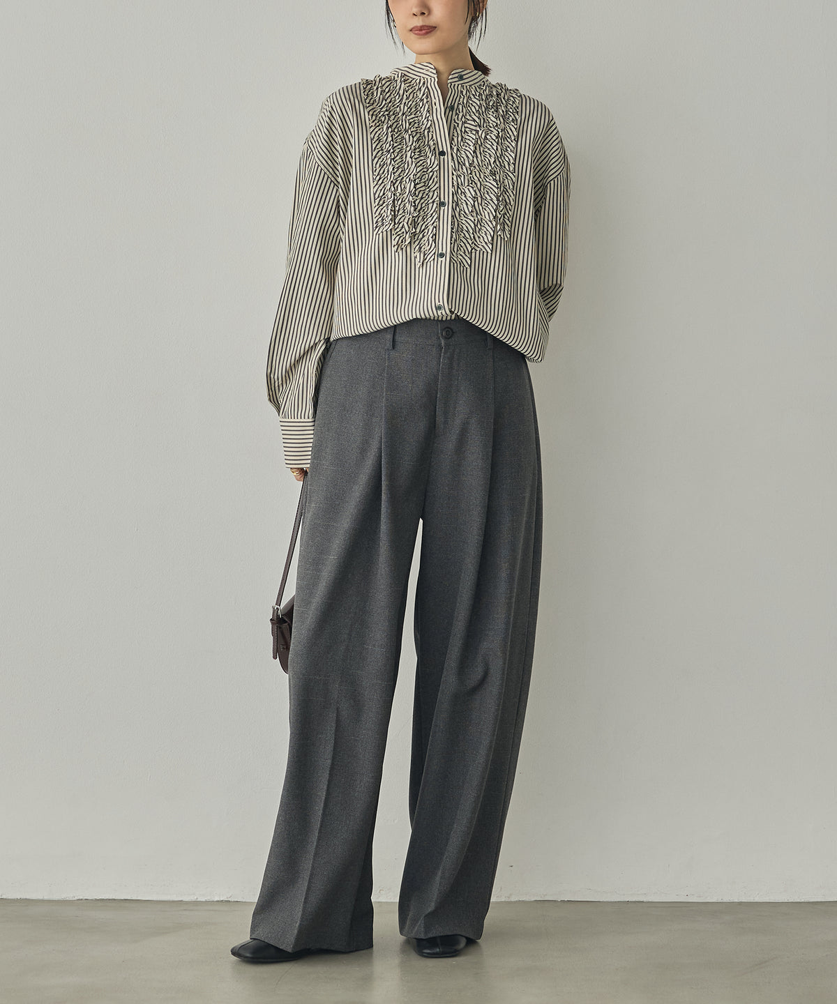 [LIMITED] SLUB-DENIM STRIPED RUFFLED SHIRT