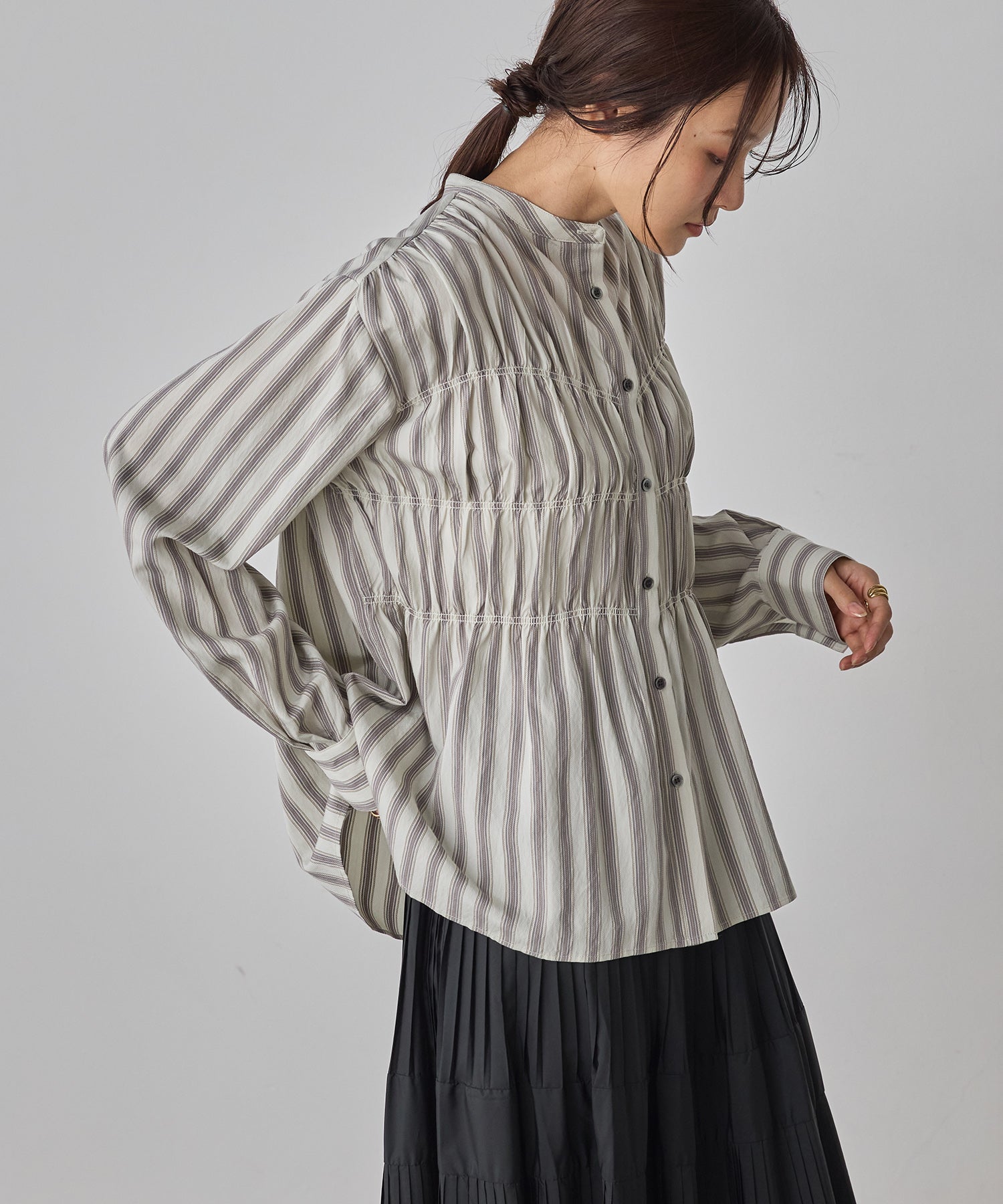 STRIPE SHIRRING SHIRT