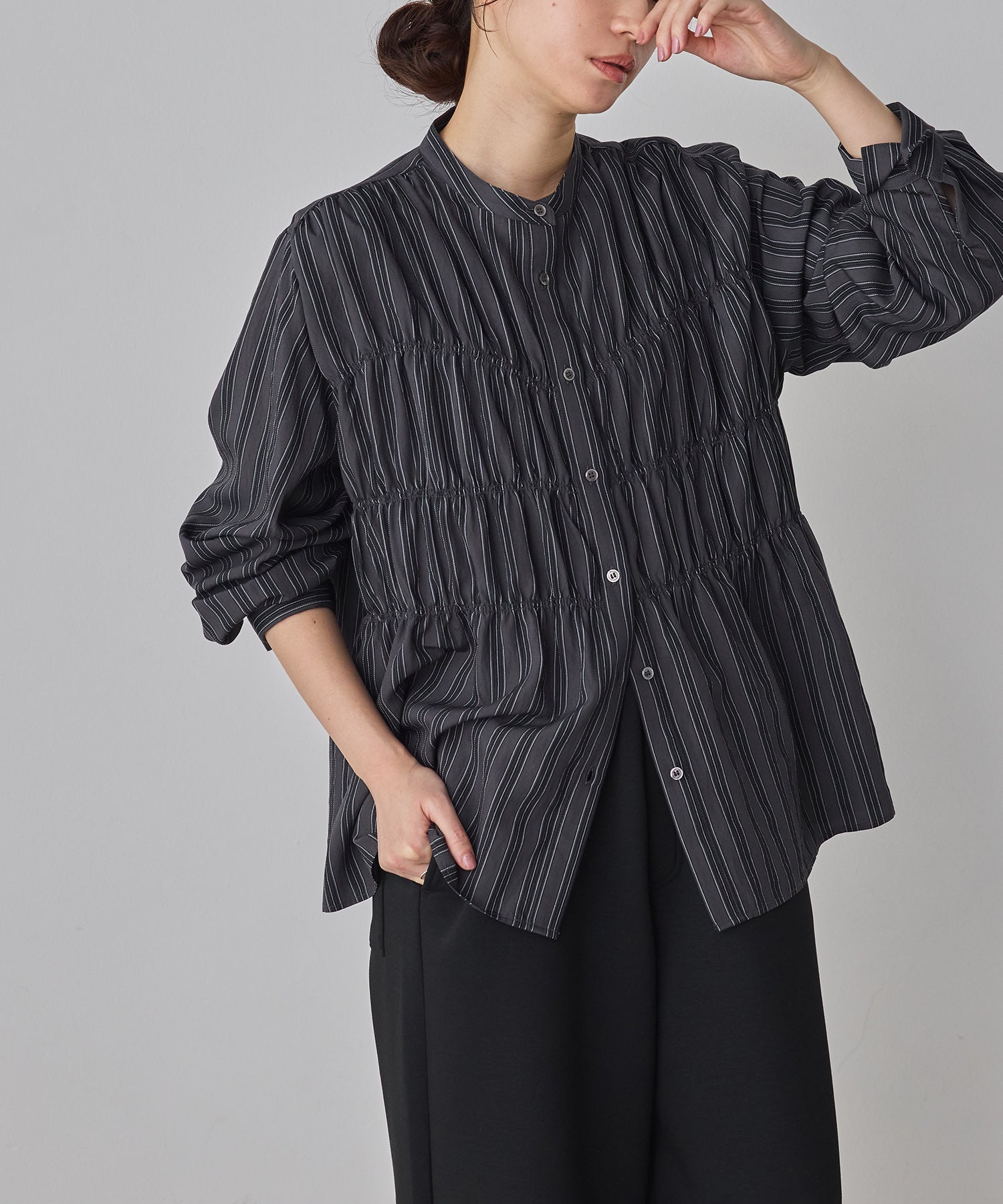 STRIPE SHIRRING SHIRT