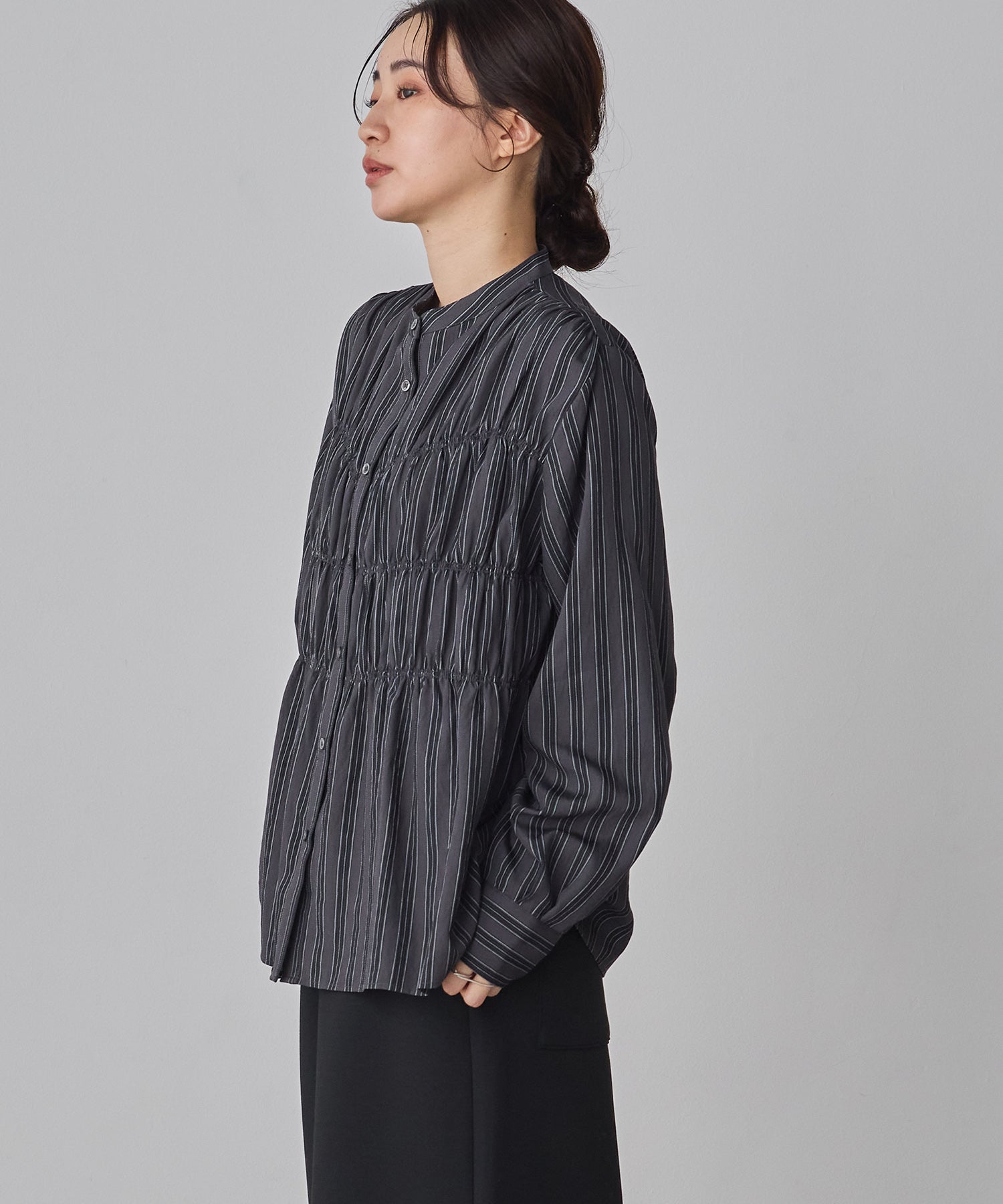 STRIPE SHIRRING SHIRT