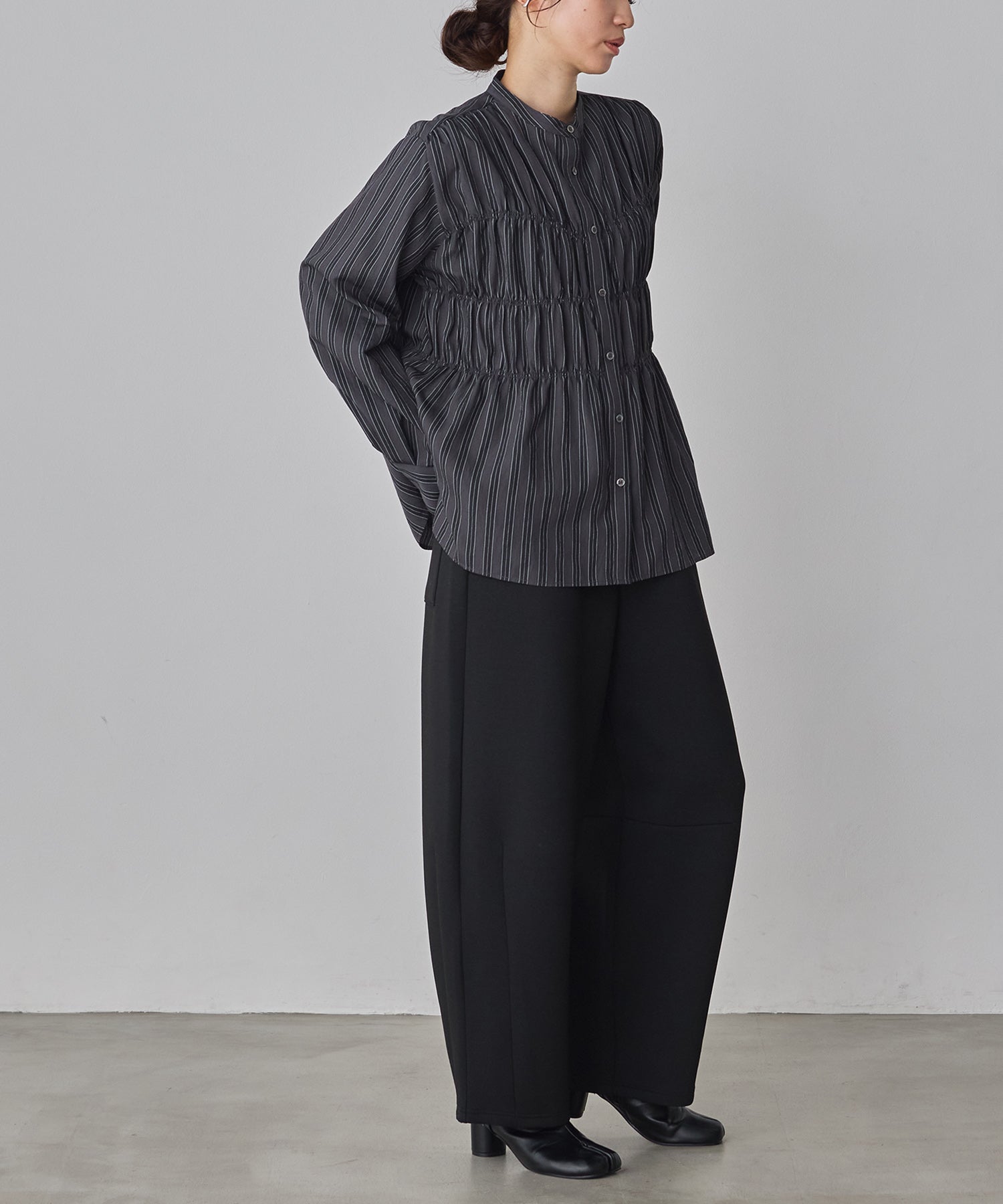STRIPE SHIRRING SHIRT