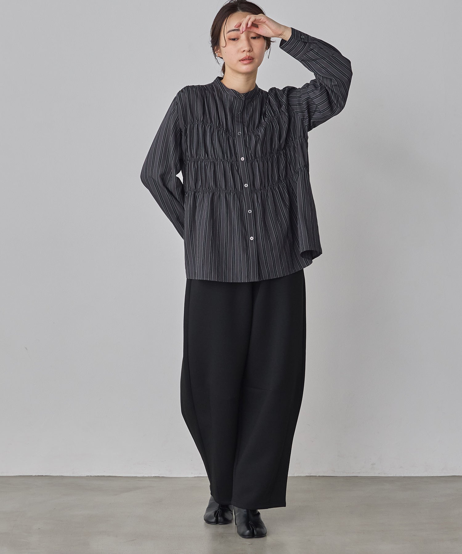 STRIPE SHIRRING SHIRT