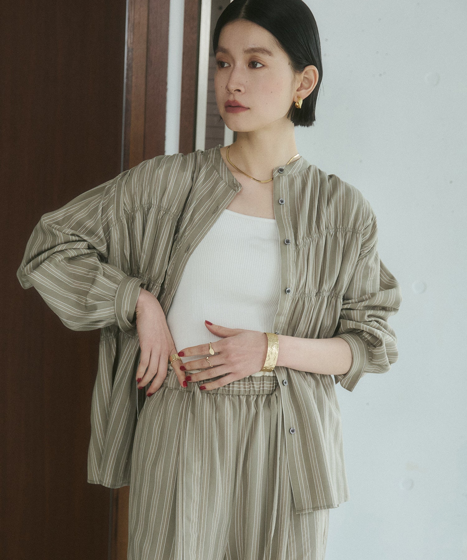 STRIPE SHIRRING SHIRT