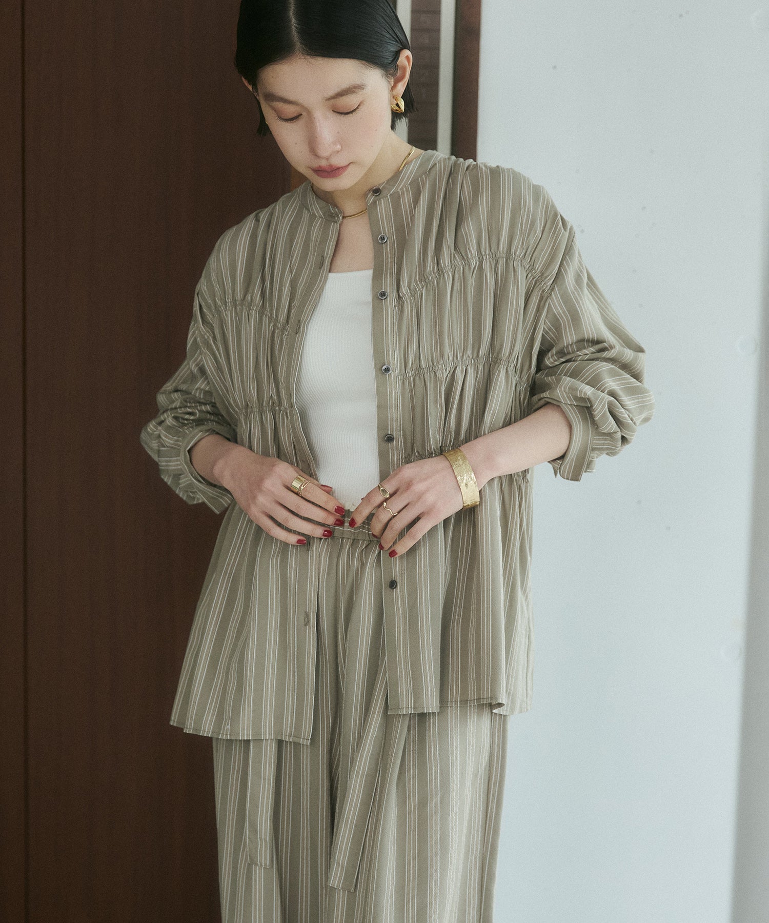 STRIPE SHIRRING SHIRT
