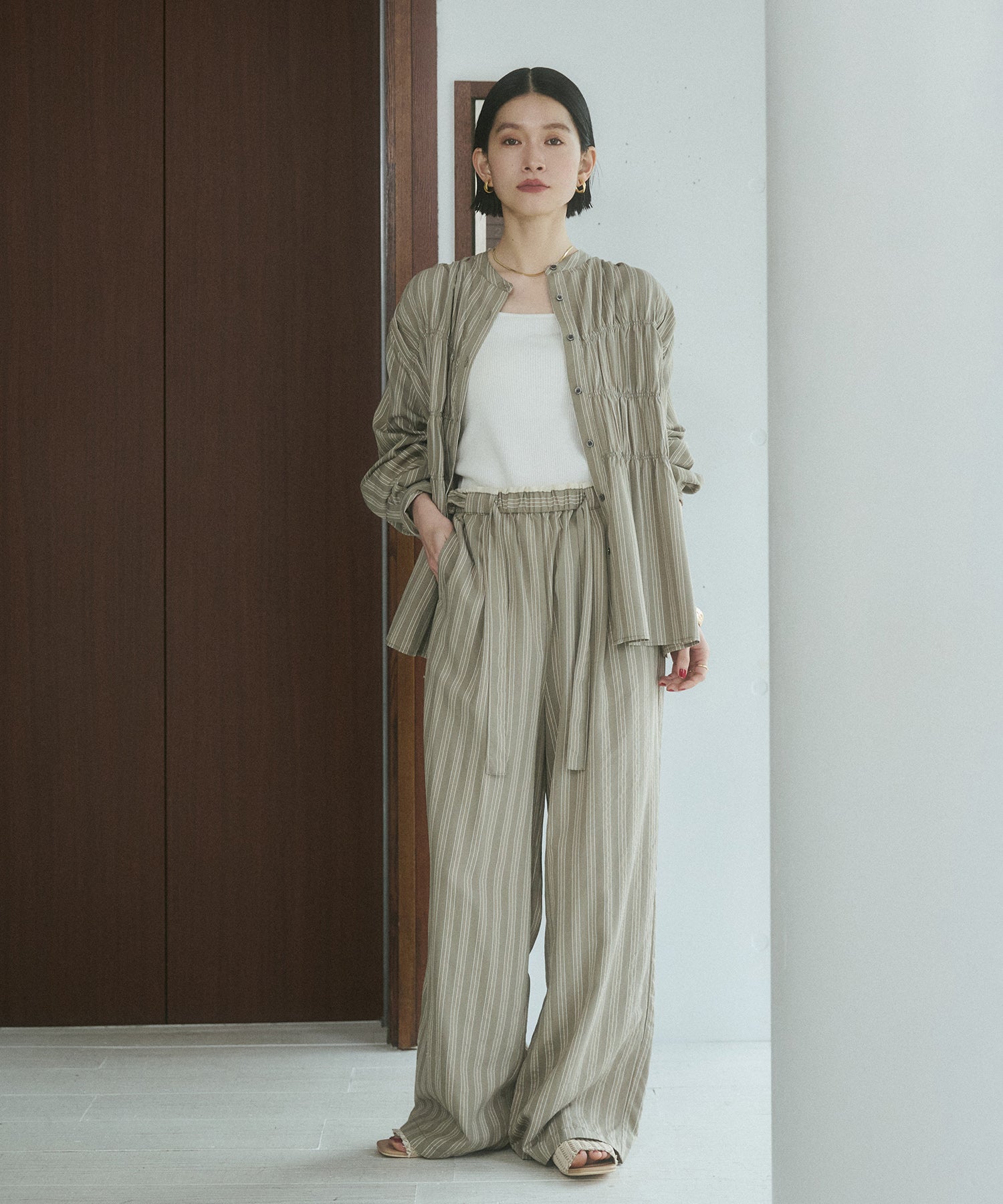 STRIPE SHIRRING SHIRT