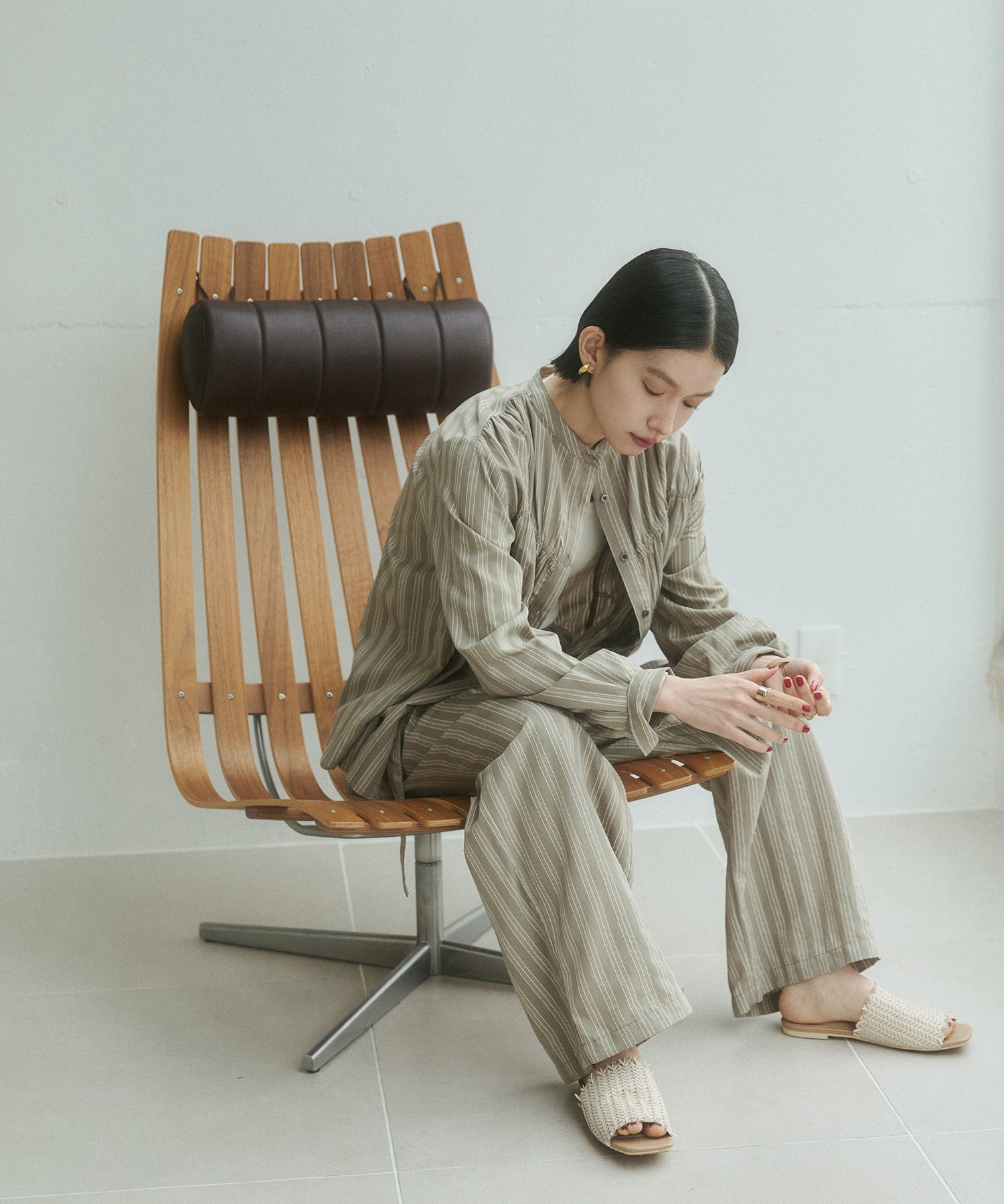 STRIPE SHIRRING SHIRT
