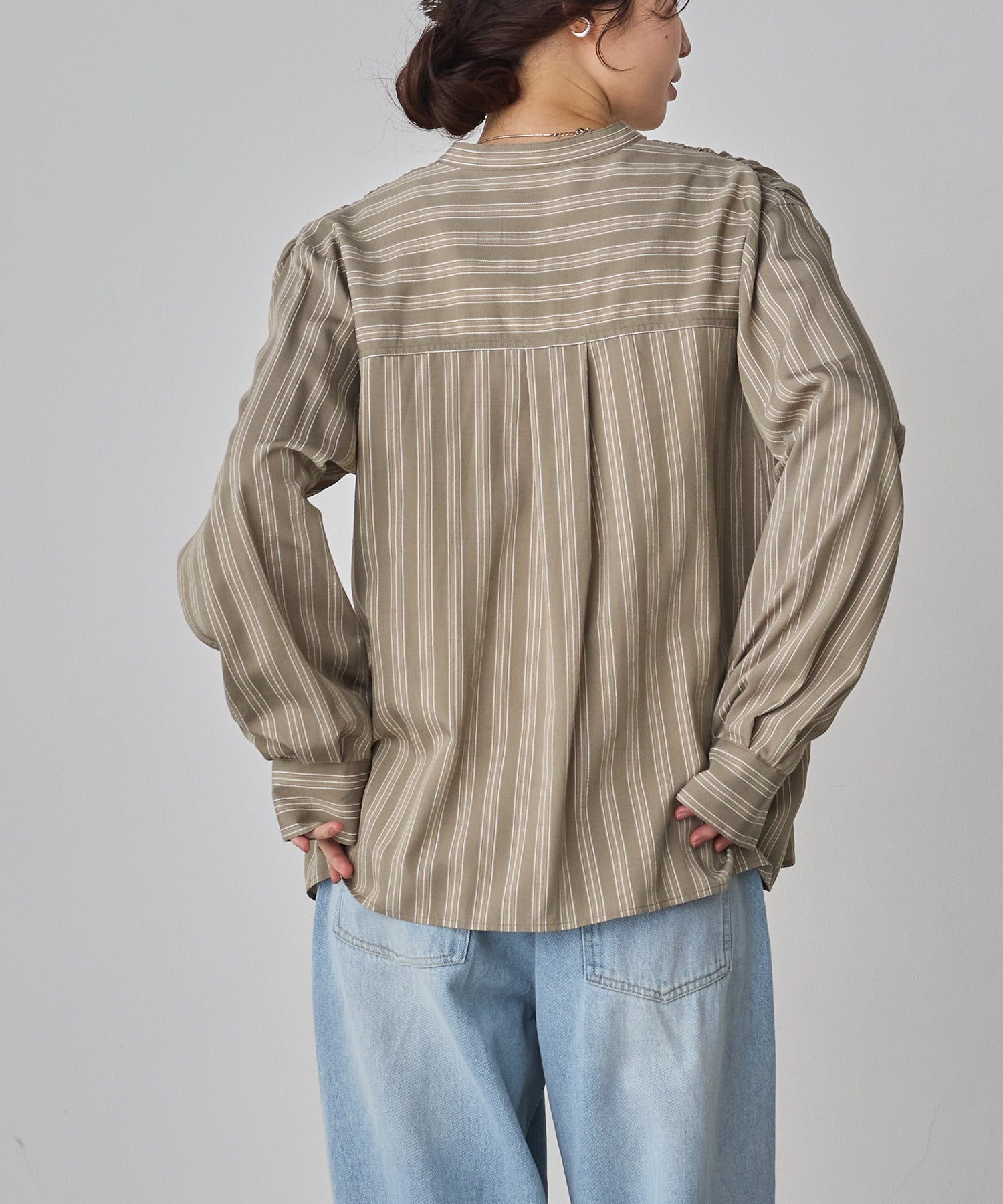 STRIPE SHIRRING SHIRT