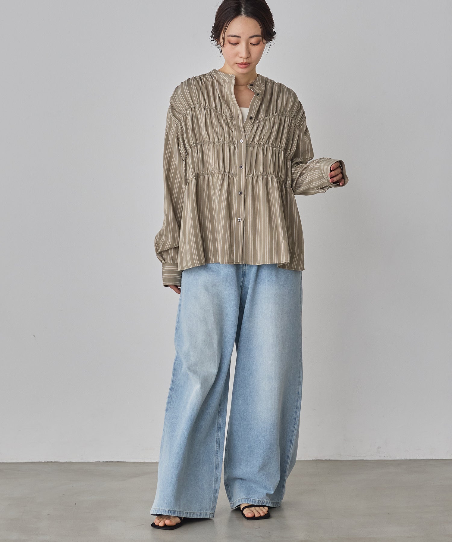 STRIPE SHIRRING SHIRT