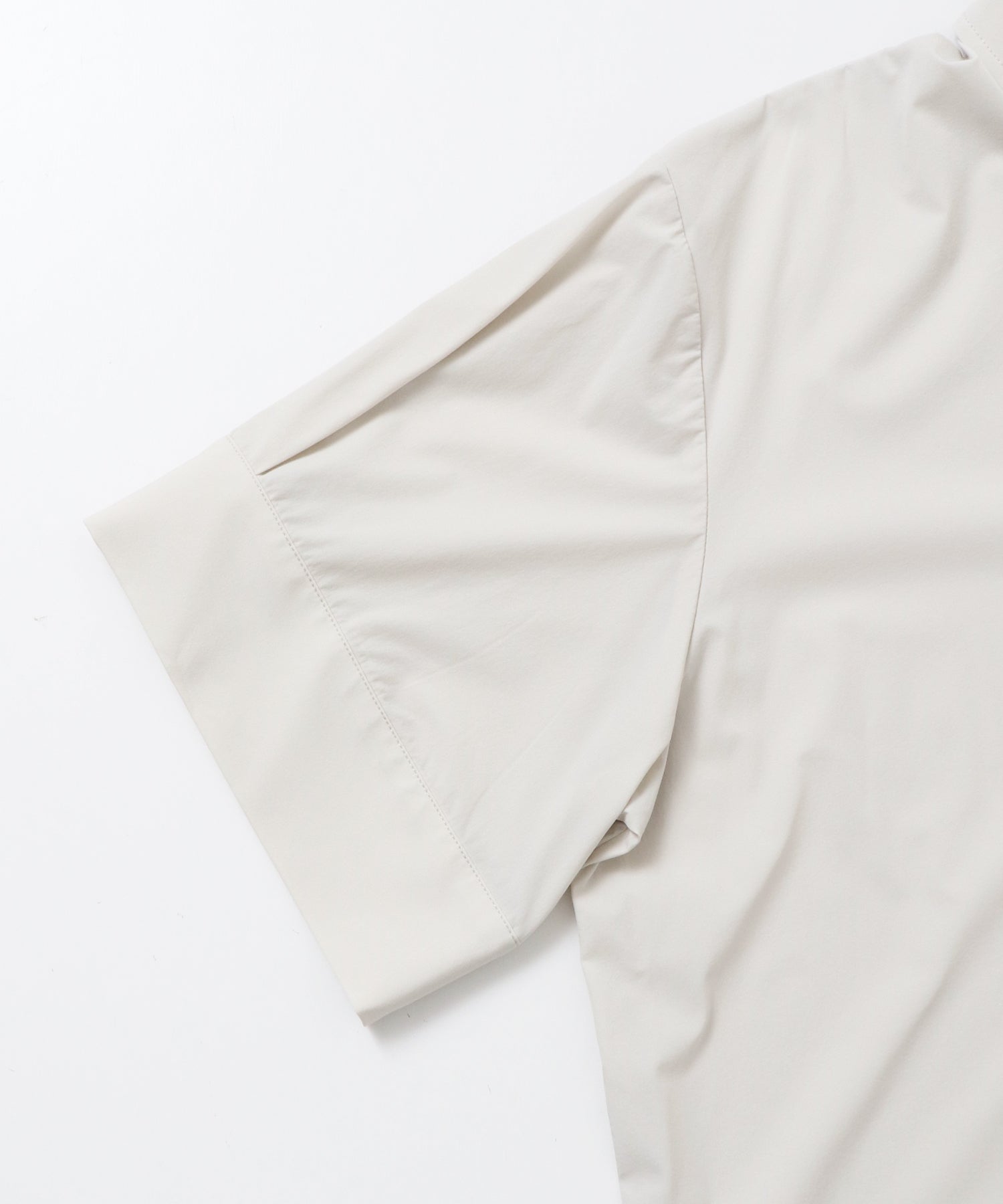 [ICE TOUCH] SHORT-SLEEVE BOX SHIRT