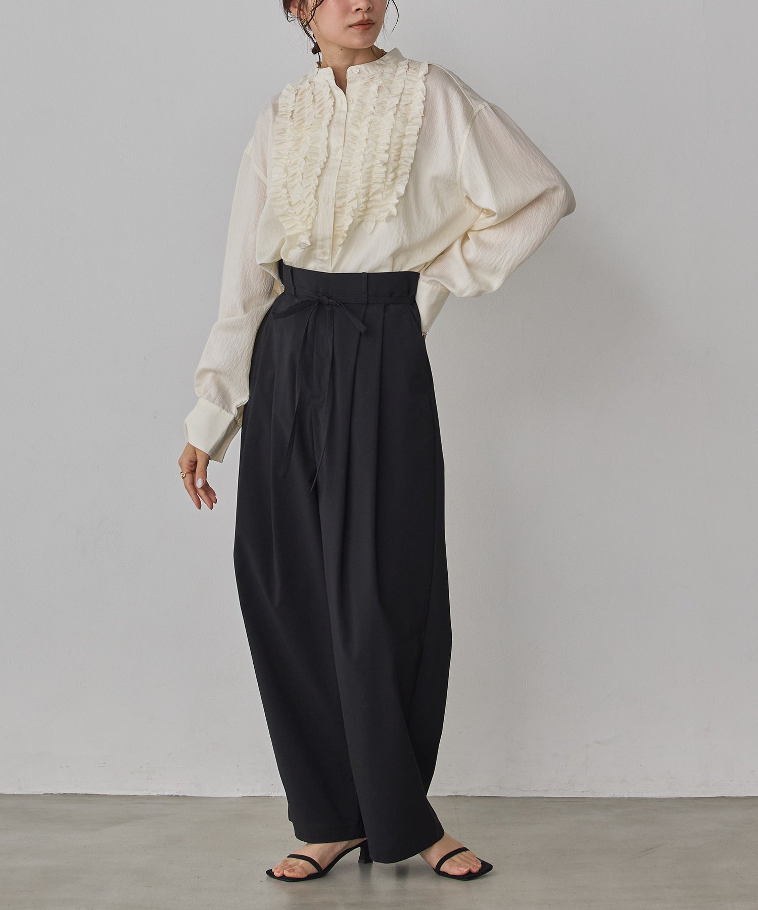 SLAB DENIM FRILL SHIRT