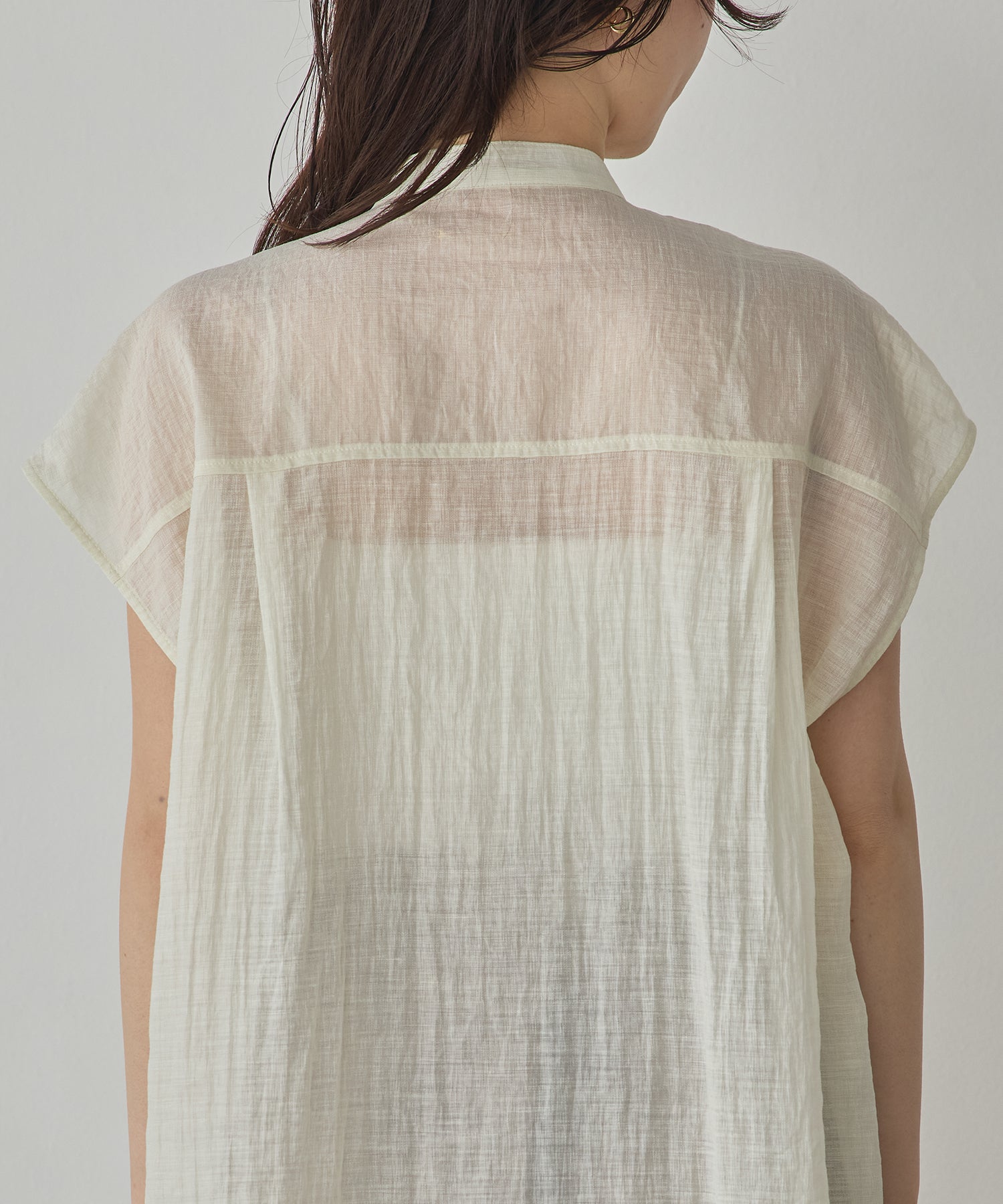 HIGH-TWIST SLUB FRILL BLOUSE