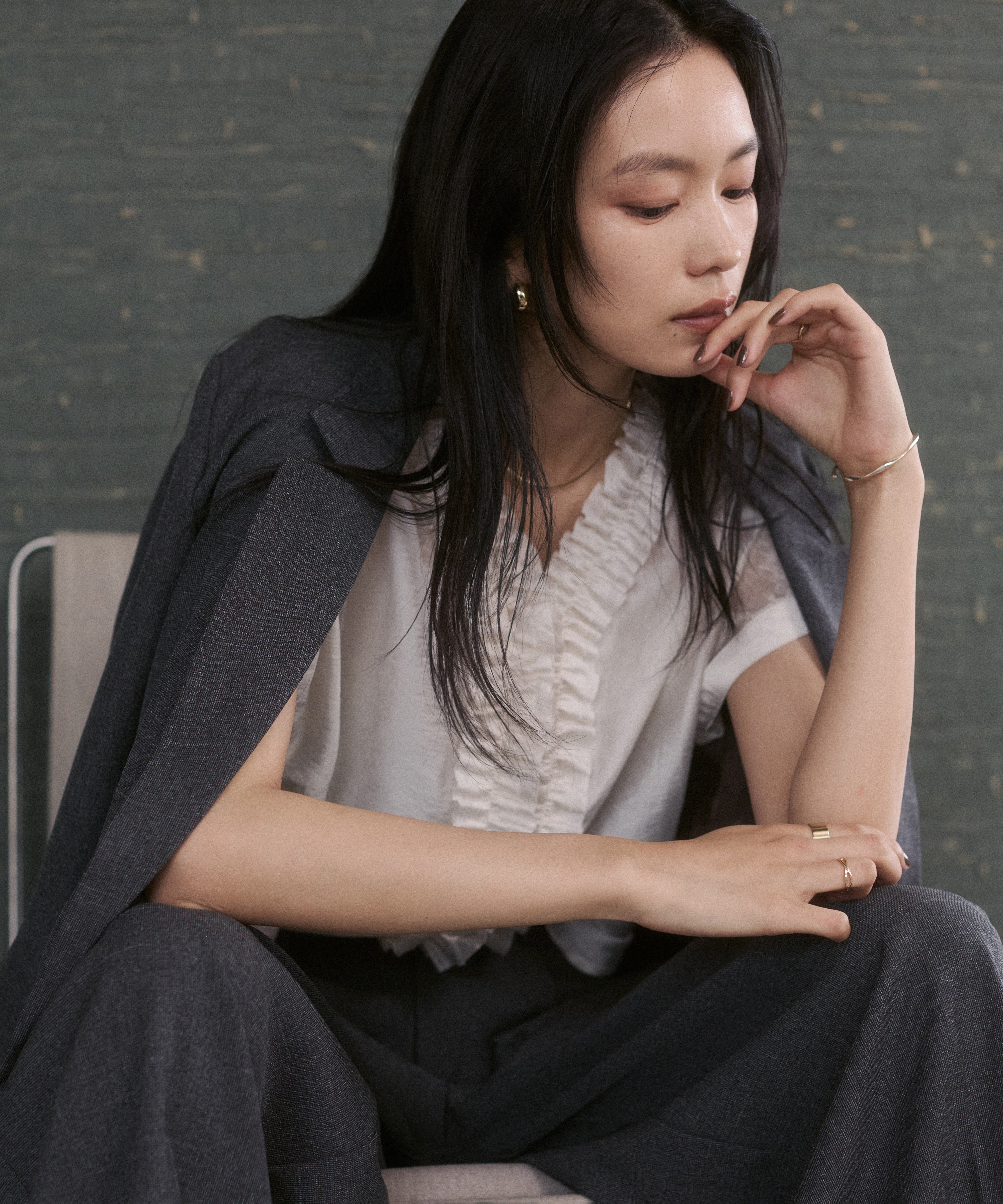 SOLID-COLOR / YARN-DYED CHECKERED FRILL SHIRT