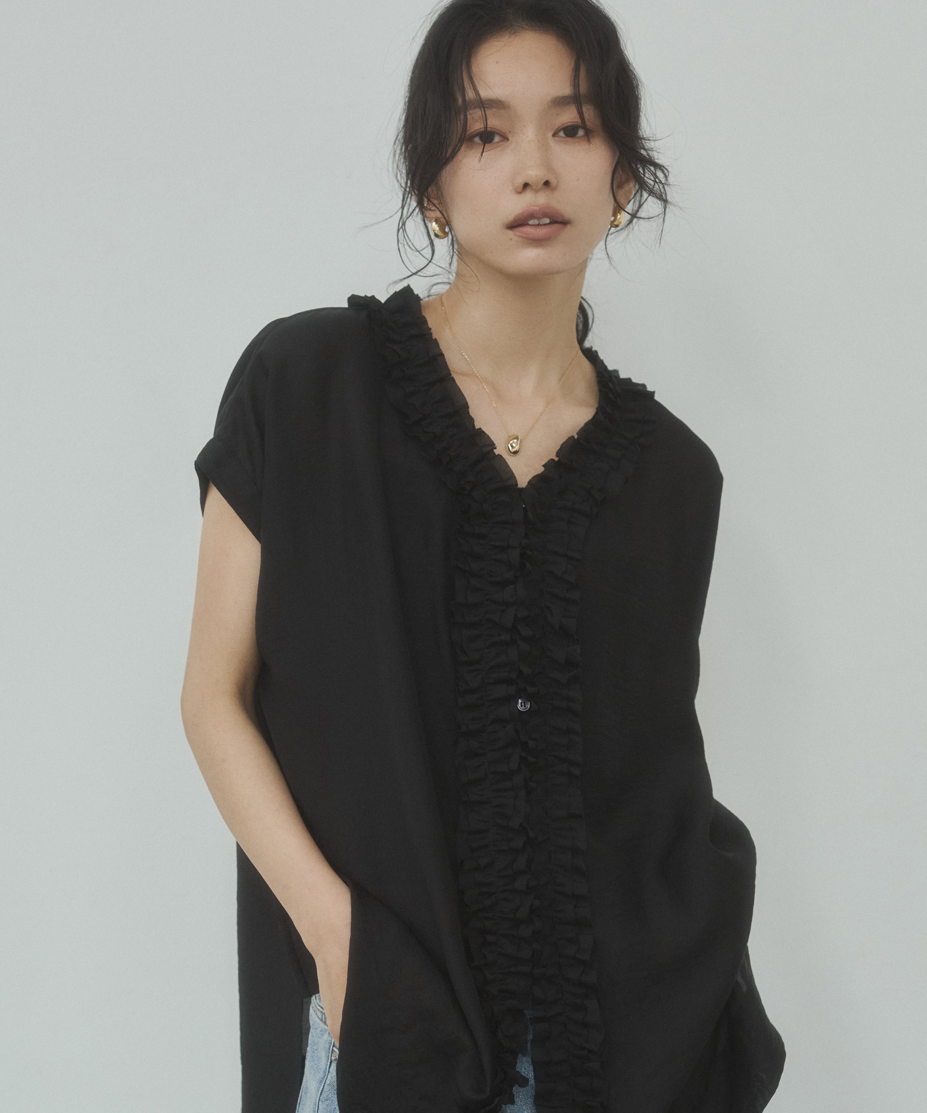 SOLID-COLOR / YARN-DYED CHECKERED FRILL SHIRT