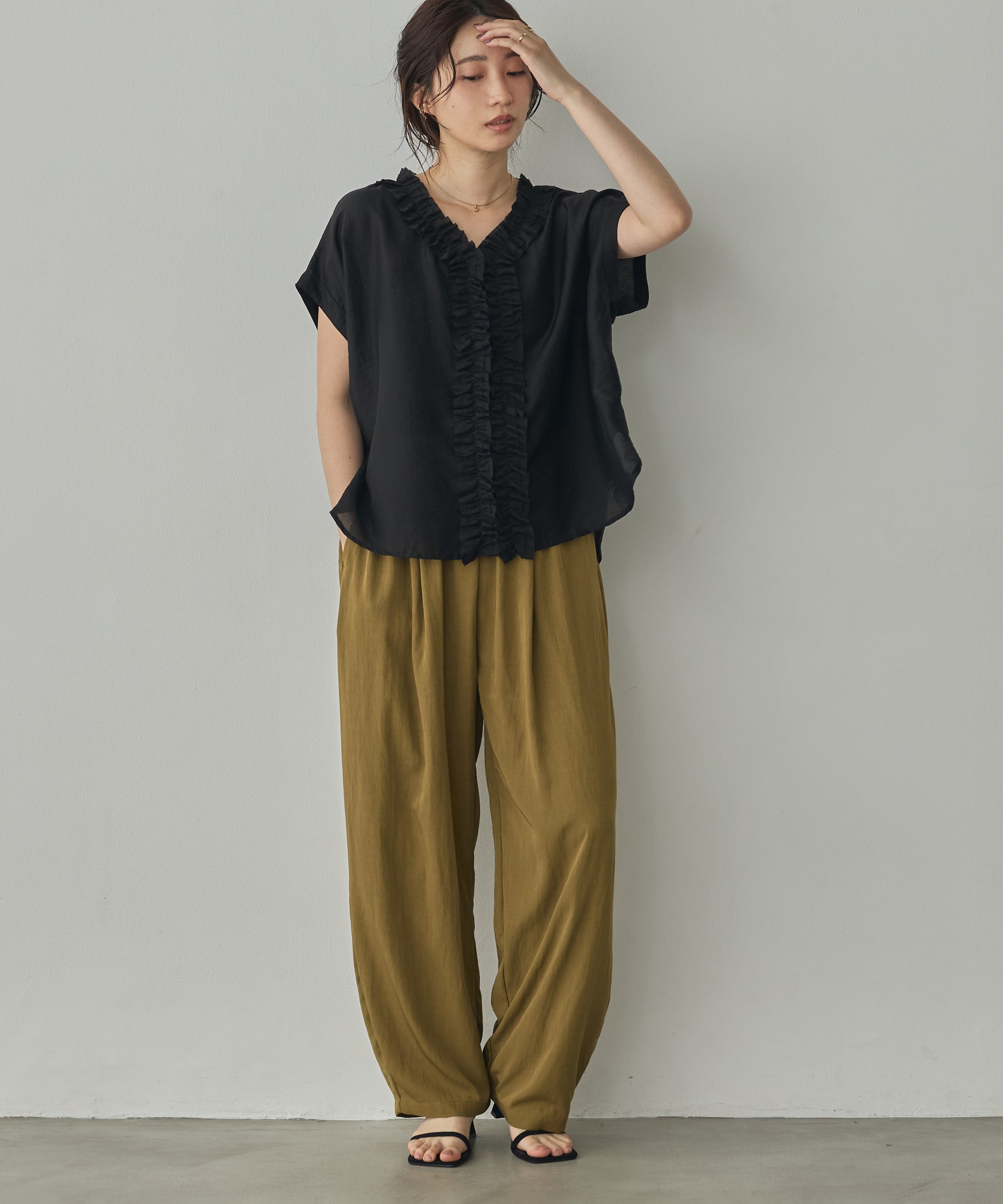 SOLID-COLOR / YARN-DYED CHECKERED FRILL SHIRT