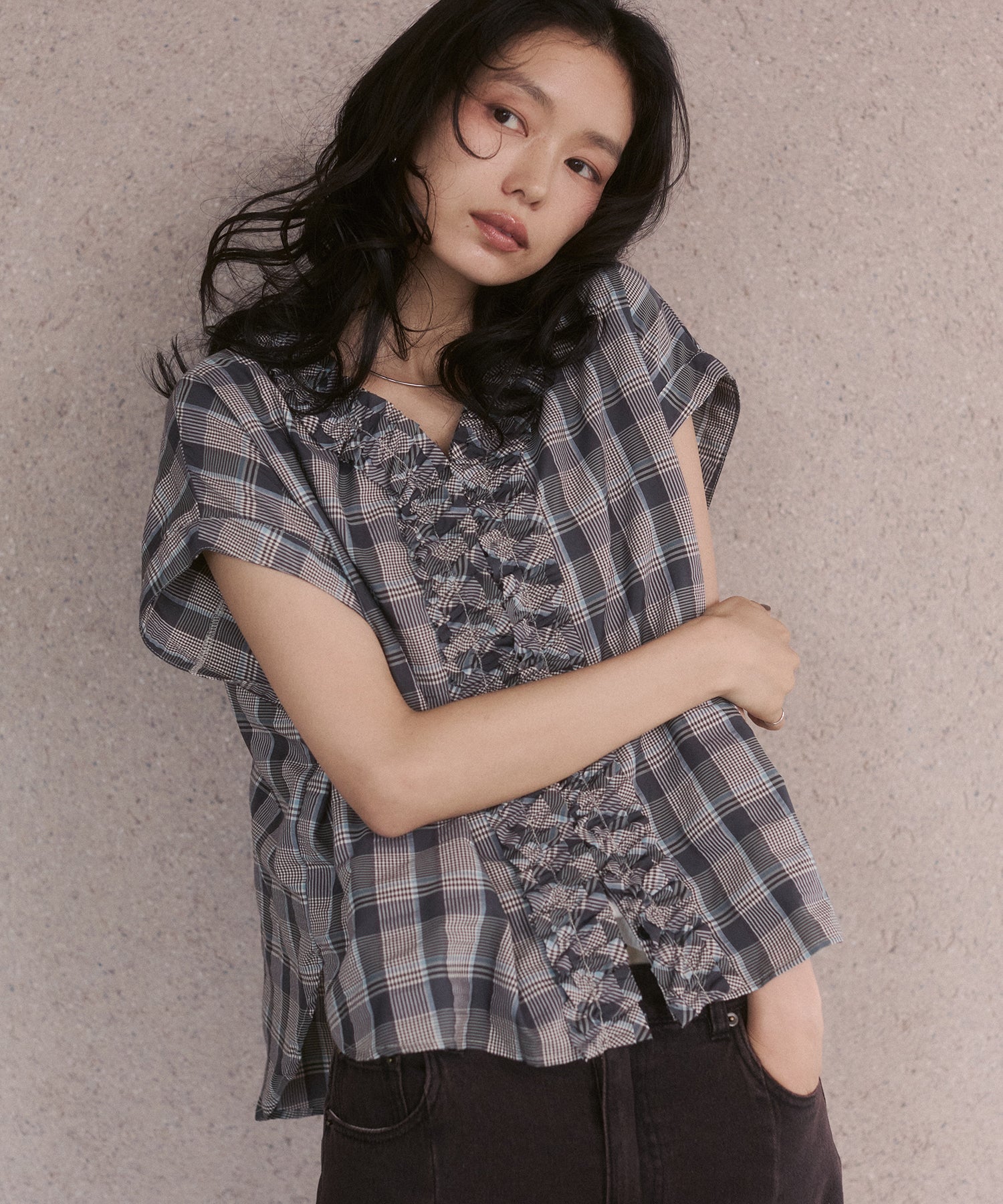 SOLID-COLOR / YARN-DYED CHECKERED FRILL SHIRT