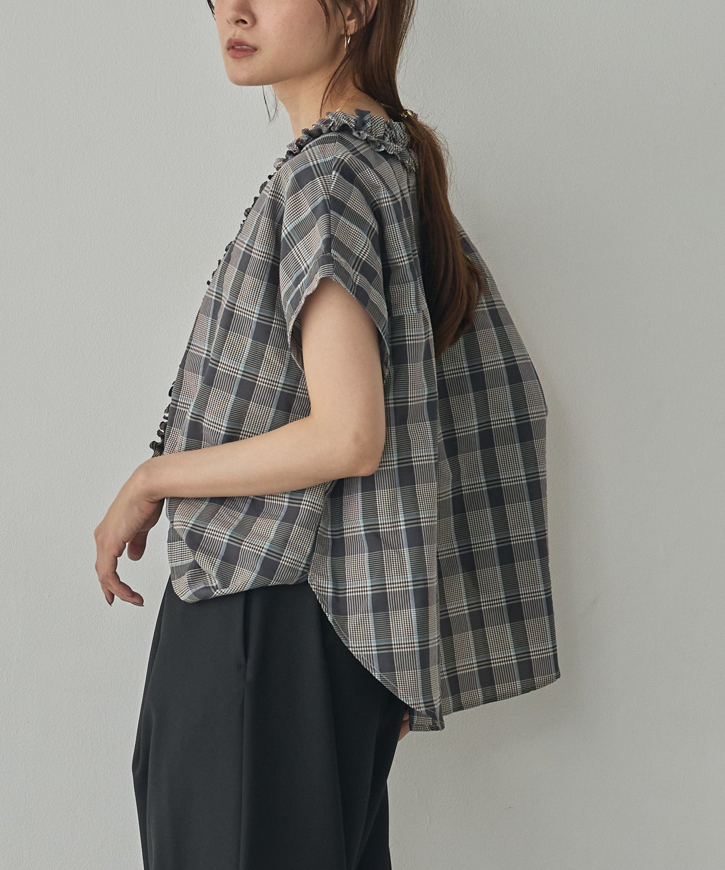 SOLID-COLOR / YARN-DYED CHECKERED FRILL SHIRT