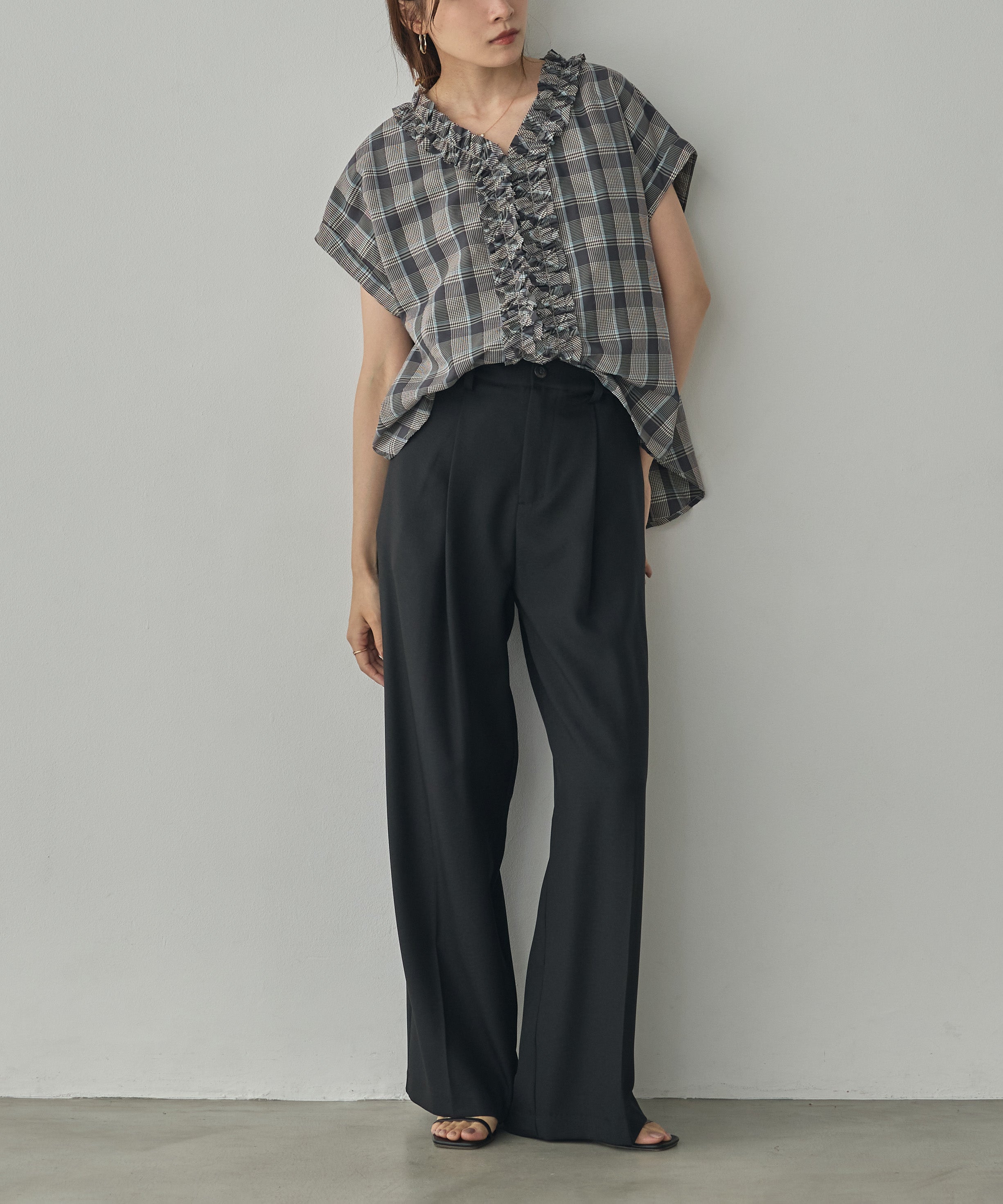 SOLID-COLOR / YARN-DYED CHECKERED FRILL SHIRT