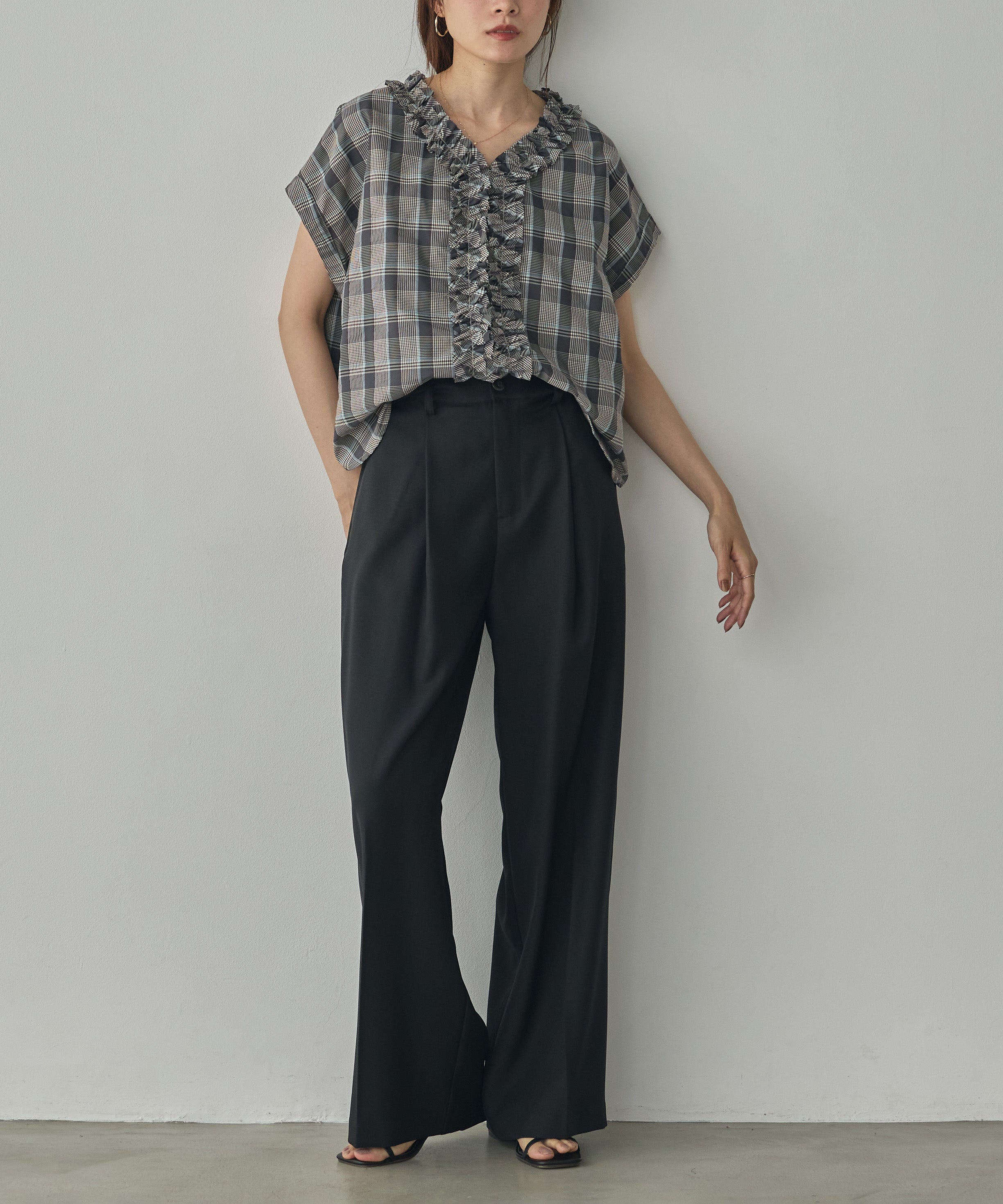SOLID-COLOR / YARN-DYED CHECKERED FRILL SHIRT
