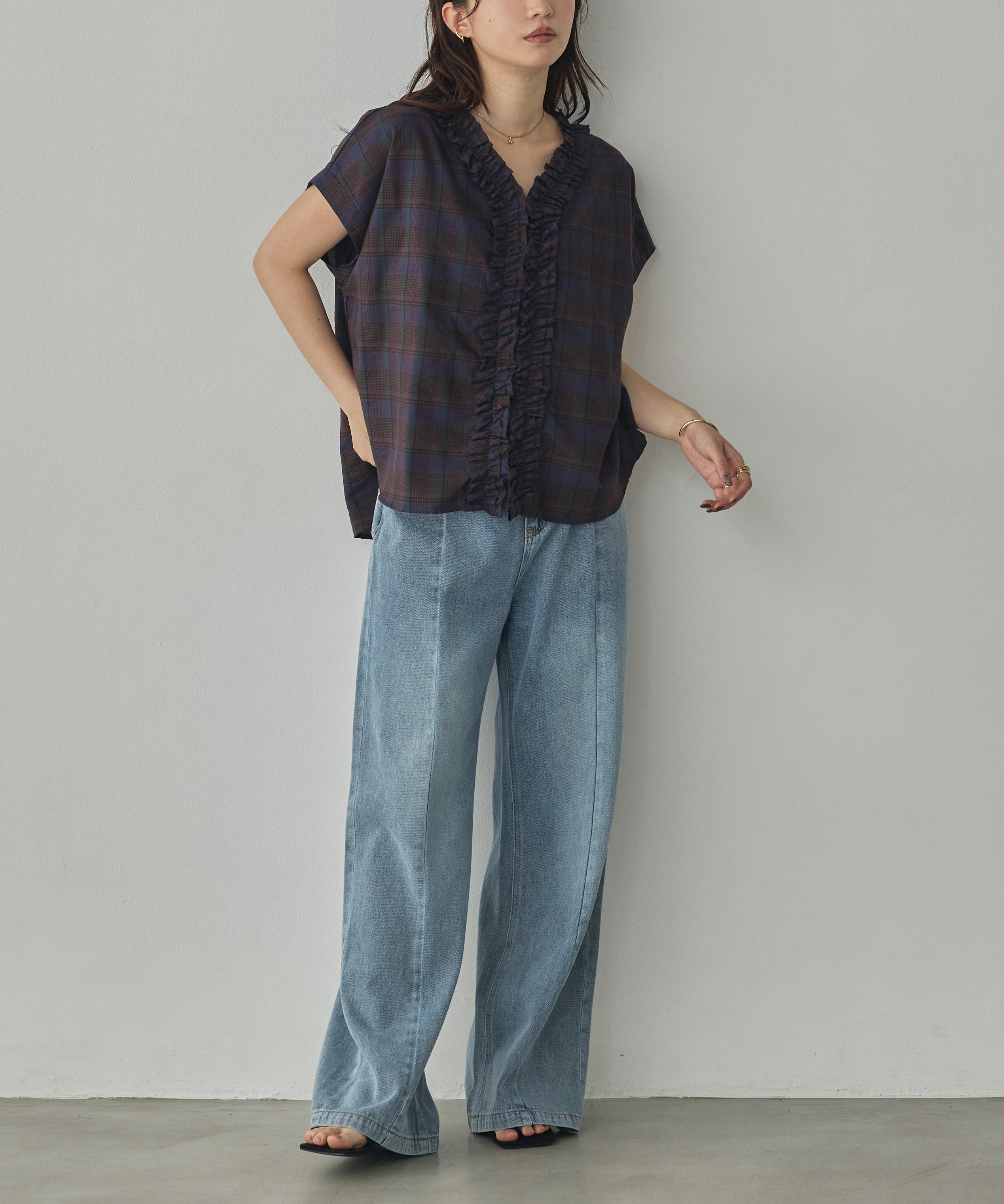 SOLID-COLOR / YARN-DYED CHECKERED FRILL SHIRT